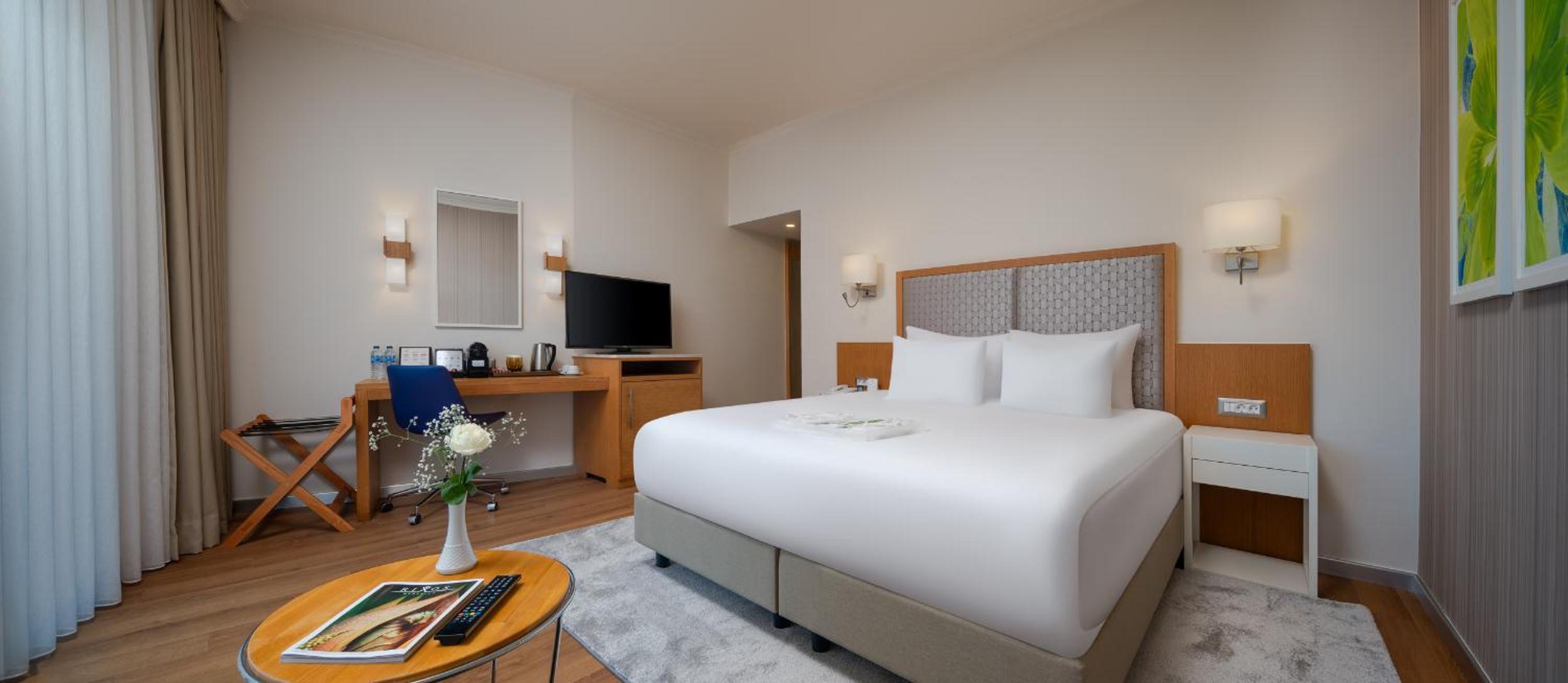 Standard Room with Garden View - No Balcony