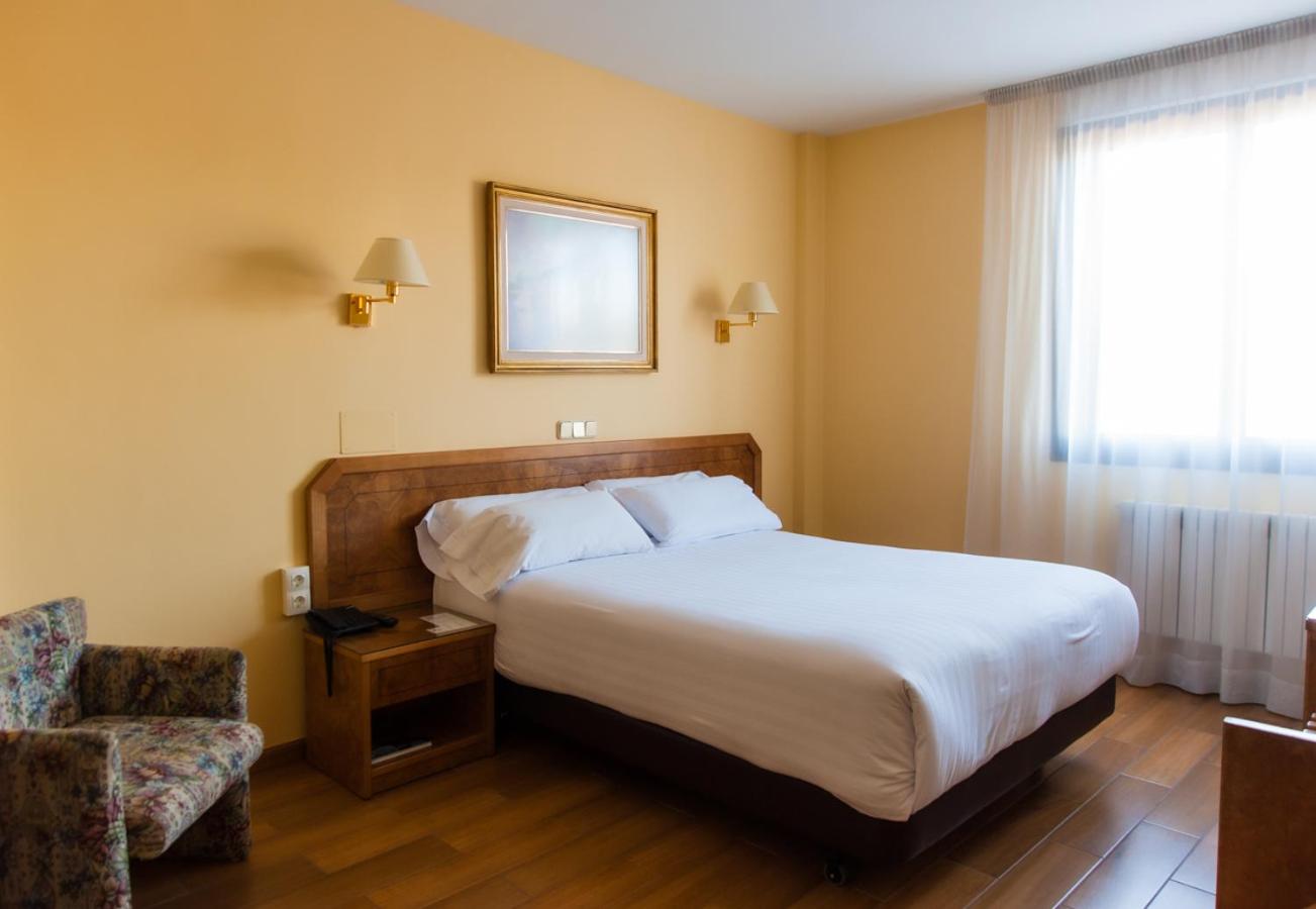 Standard Queen Room - Photo 2