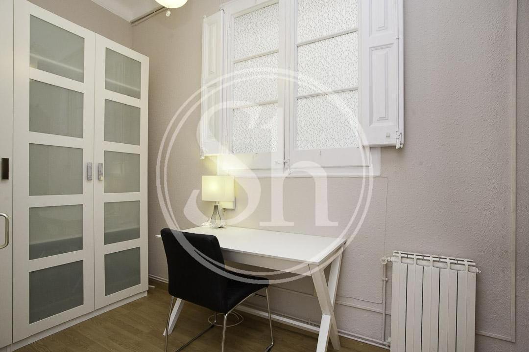 Three-Bedroom Apartment photo 2