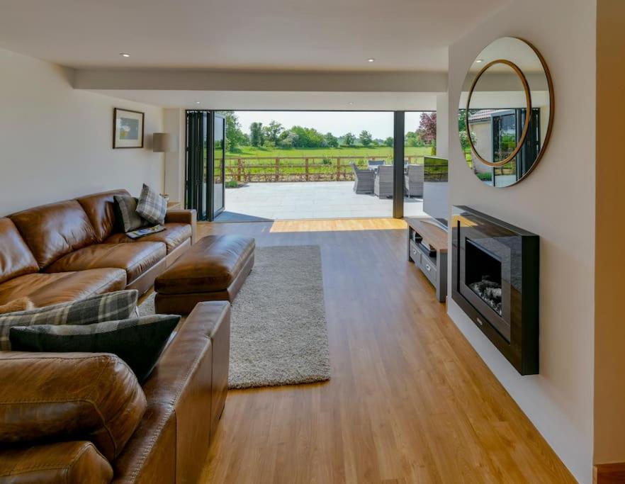 Three-Bedroom House photo 2