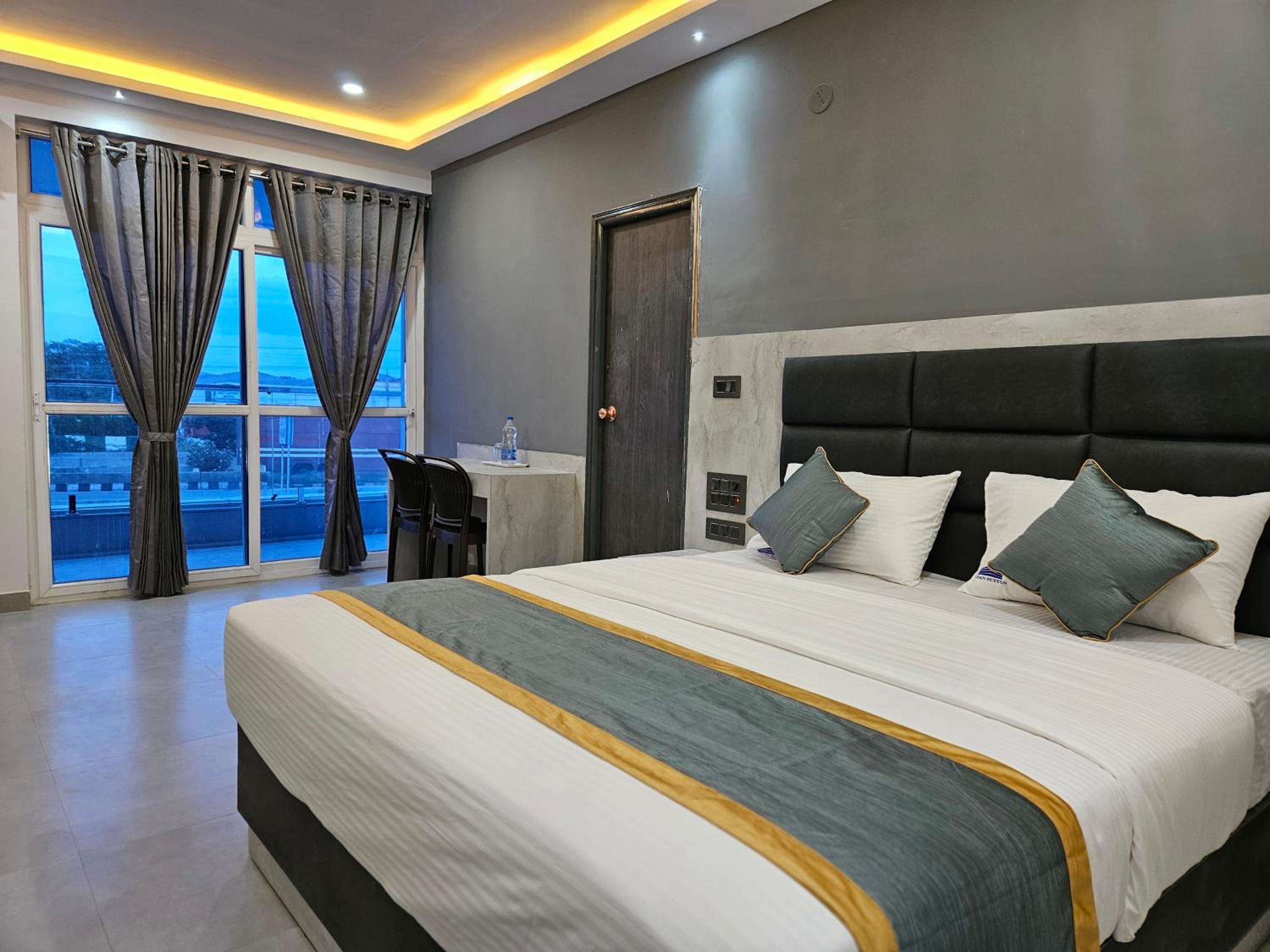 Deluxe Double Room With Balcony