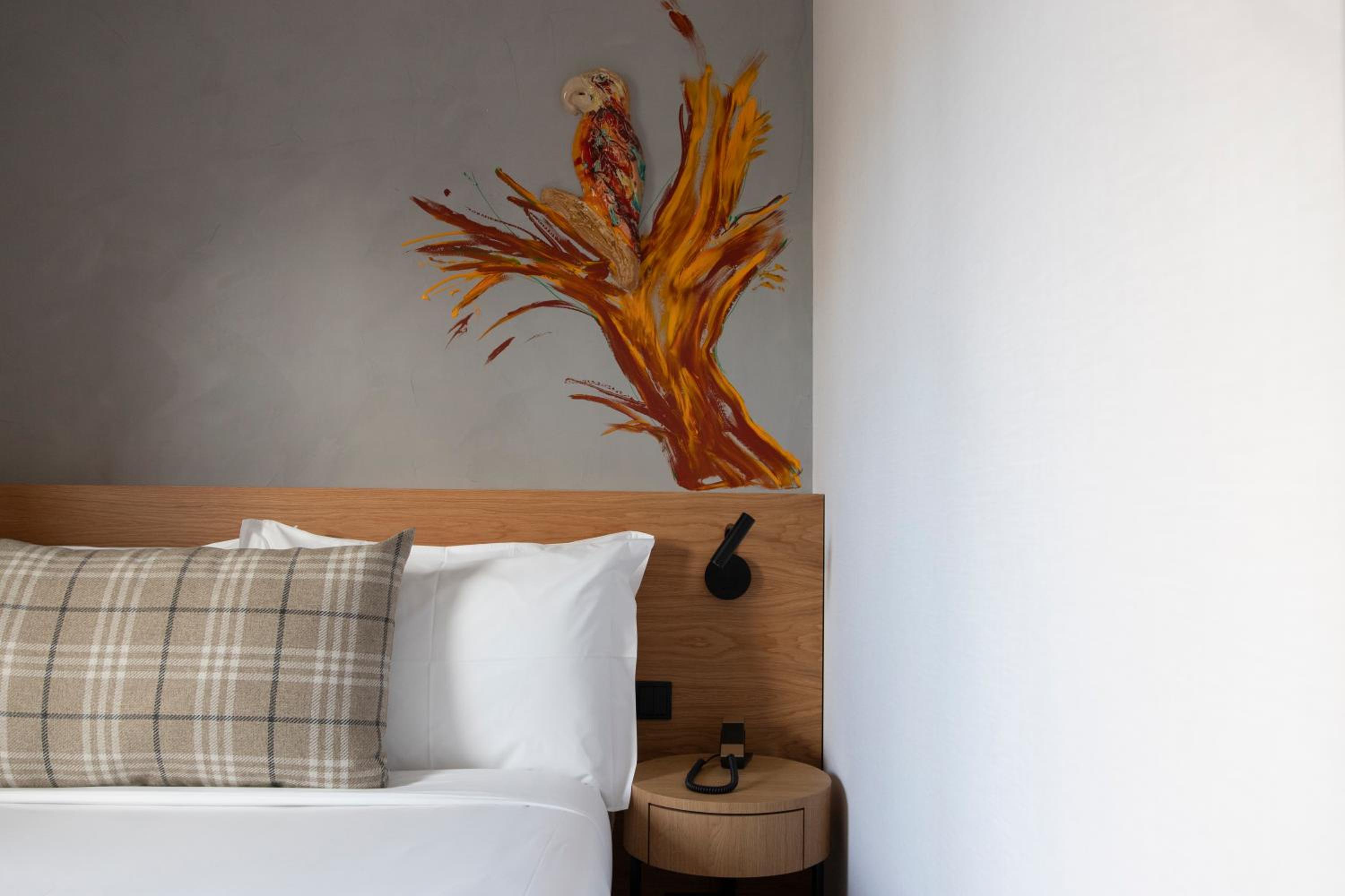 Luxury Suite, 1 King Bed thumbnail 6