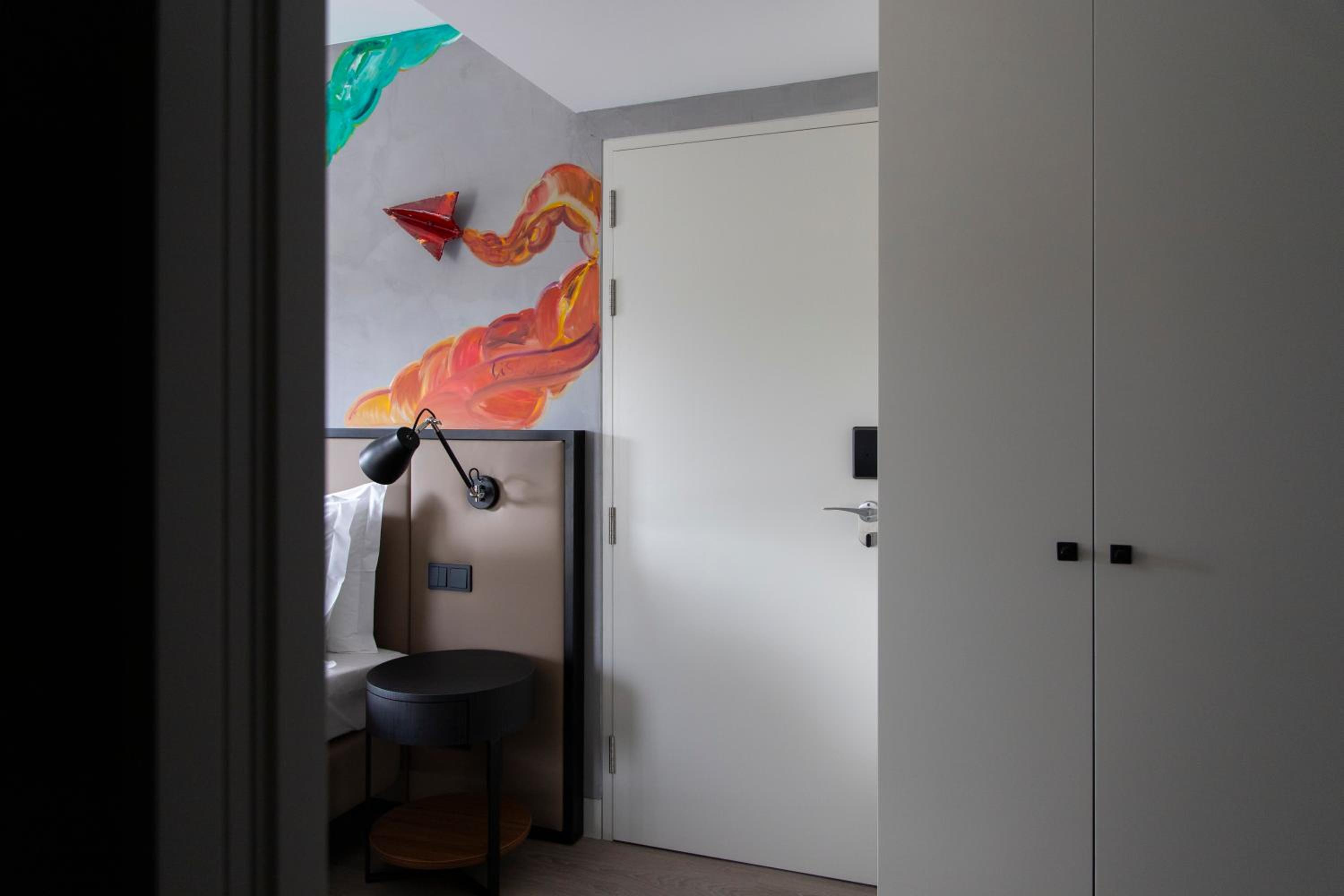 Superior Twin Room thumbnail 5
