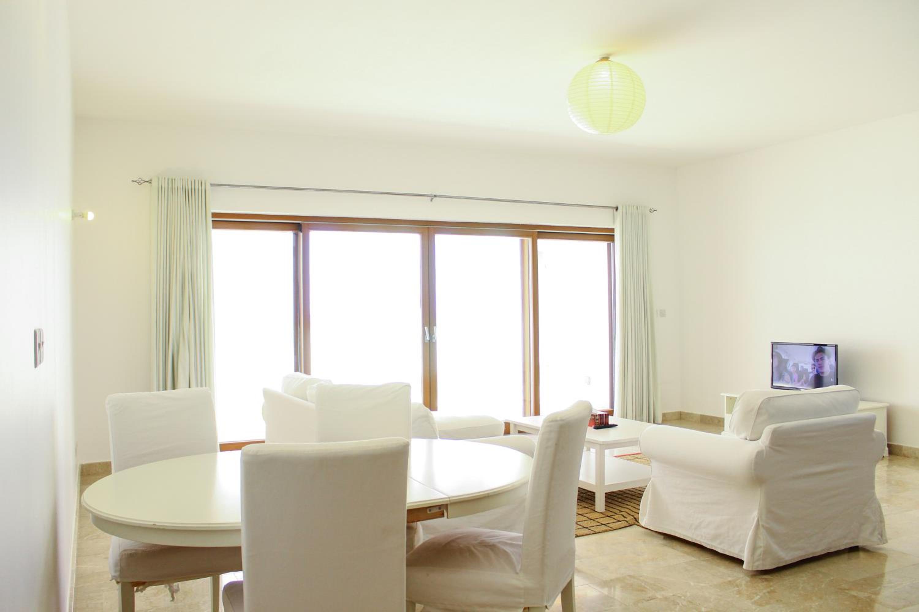 Two-Bedroom Apartment with Balcony and Terrace photo 3