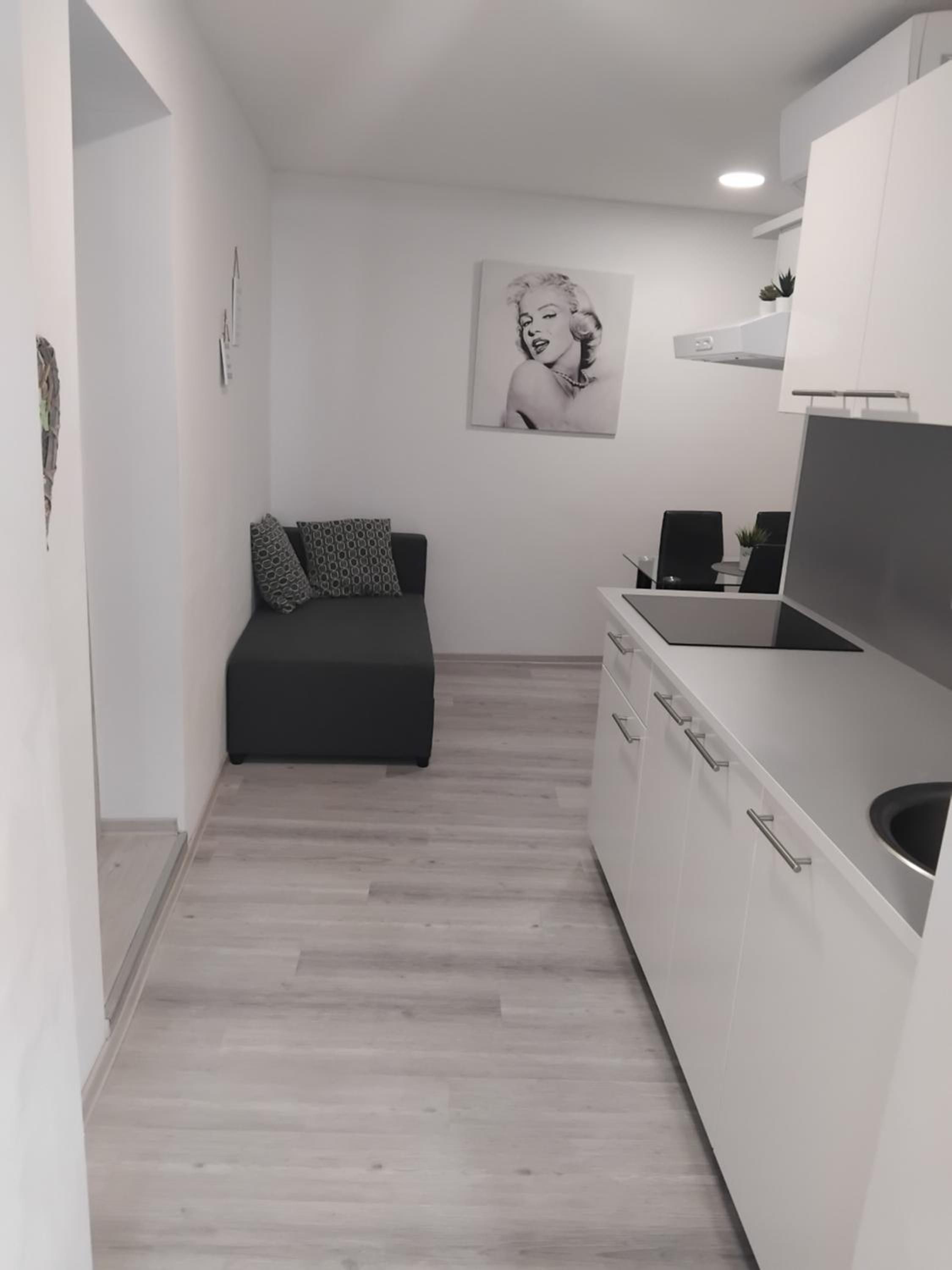One-Bedroom Apartment - Photo 14