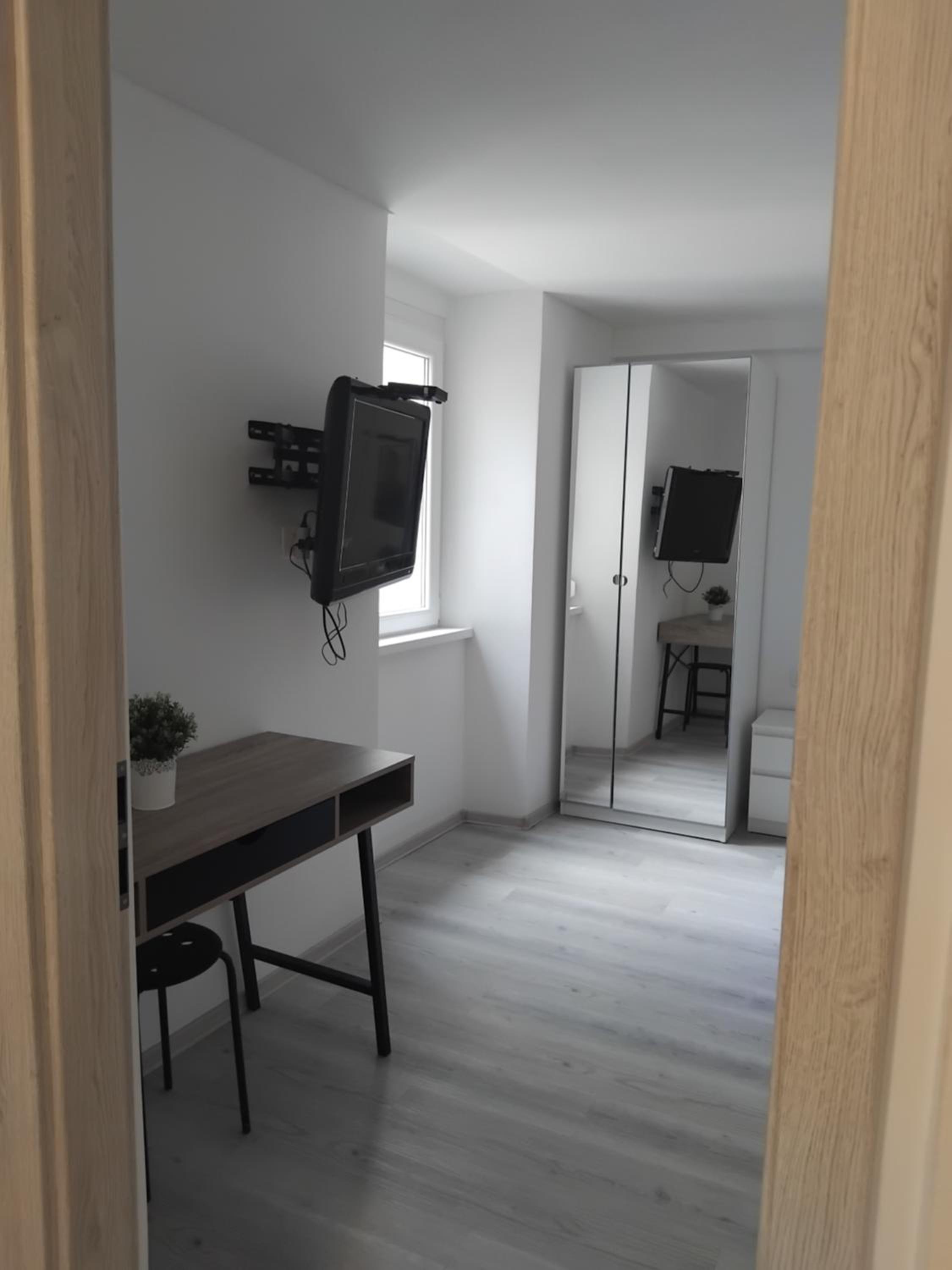 One-Bedroom Apartment - Photo 15