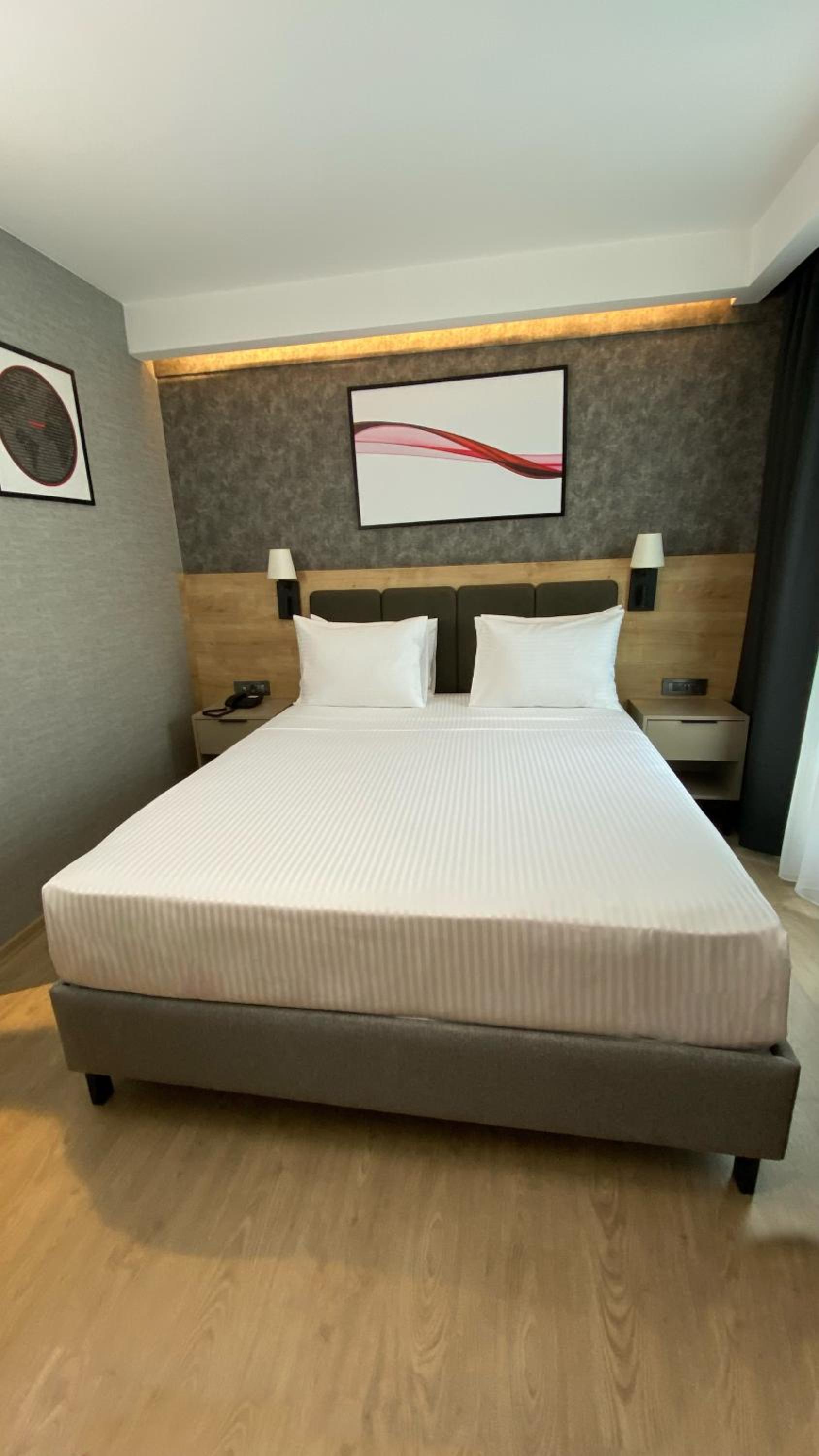 Standard Room with Land Side - Photo 2