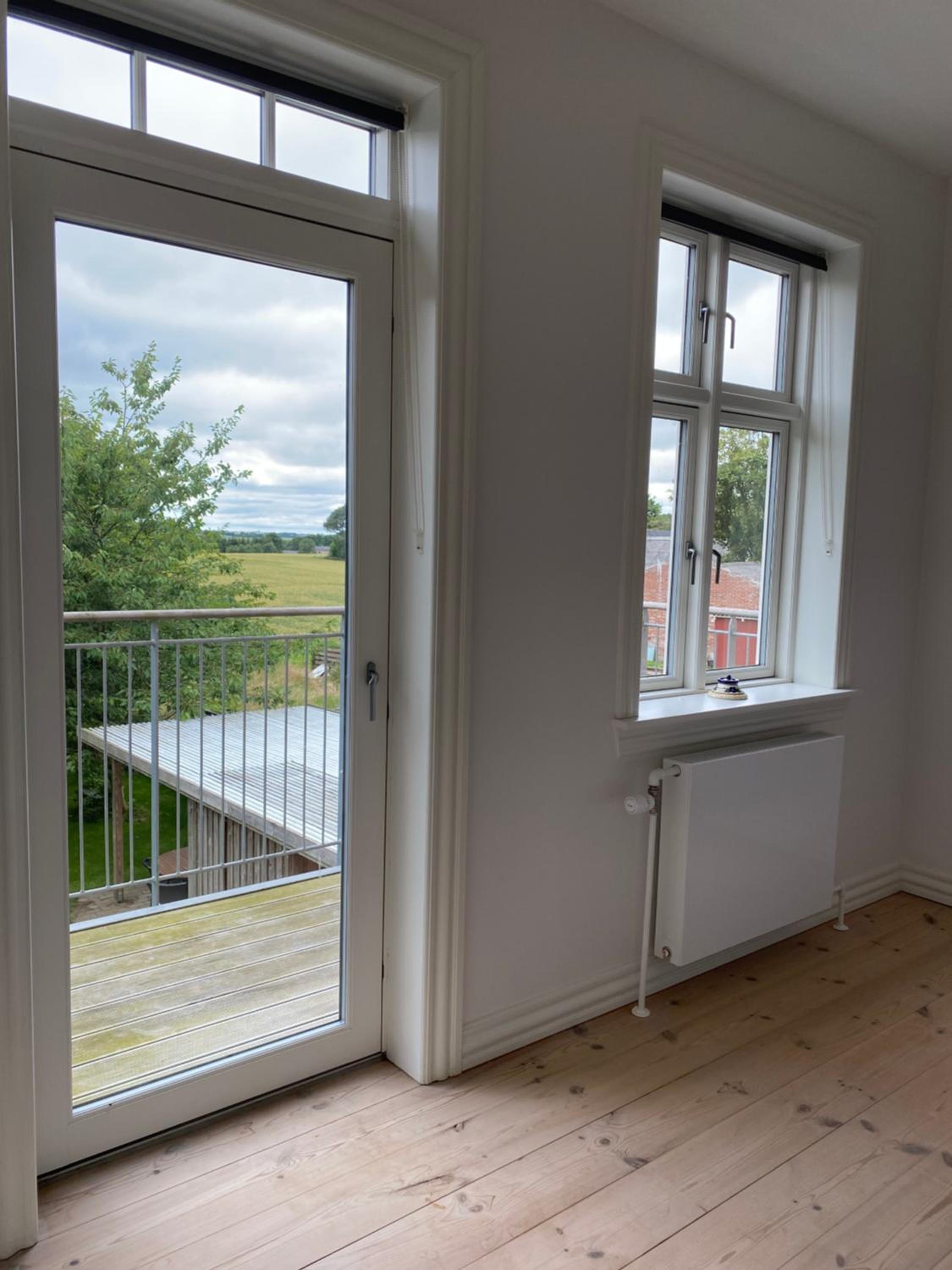 Deluxe Double Room with Balcony - Photo 6