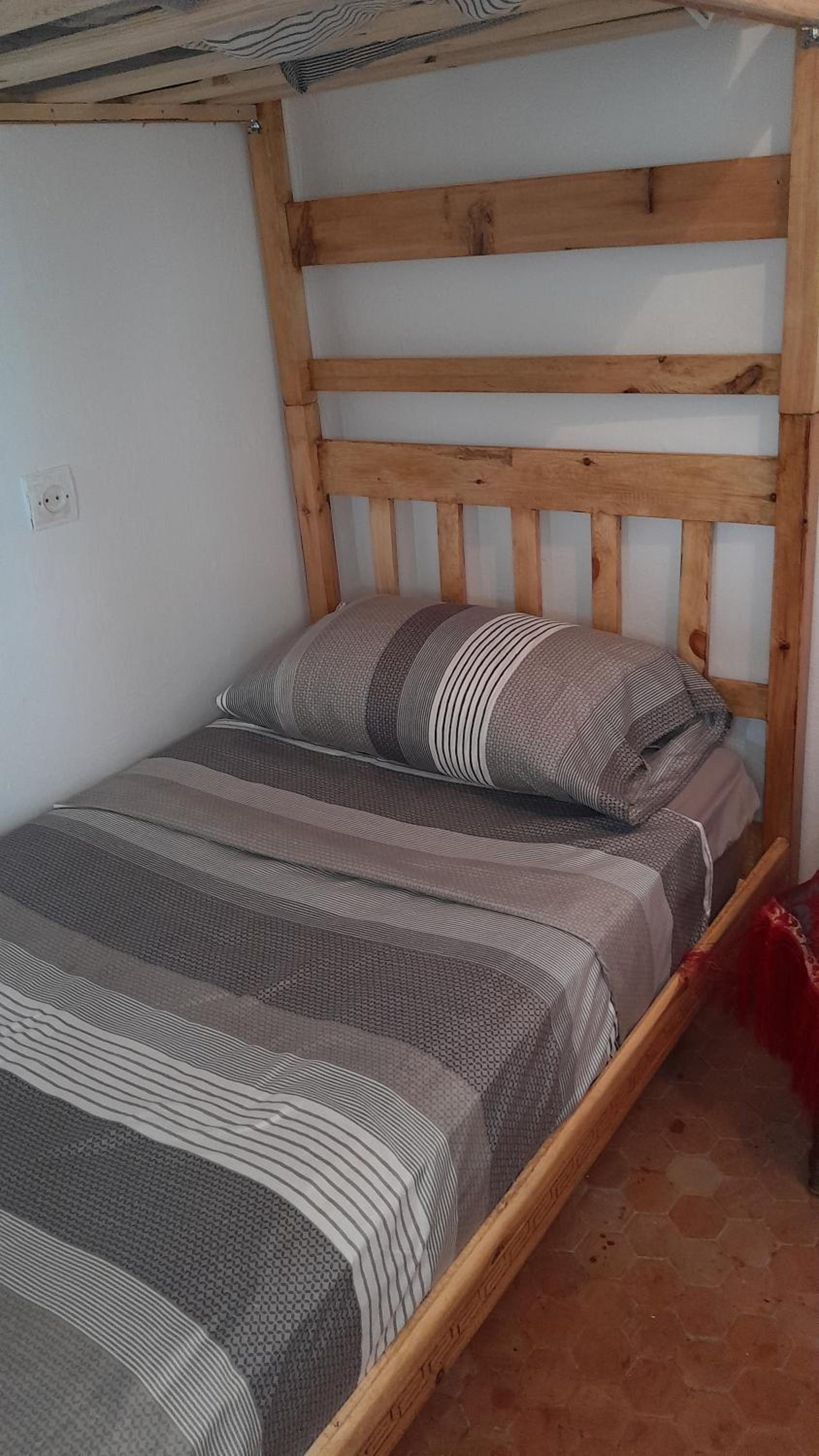 Bed in 6-Bed Mixed Dormitory Room photo 2