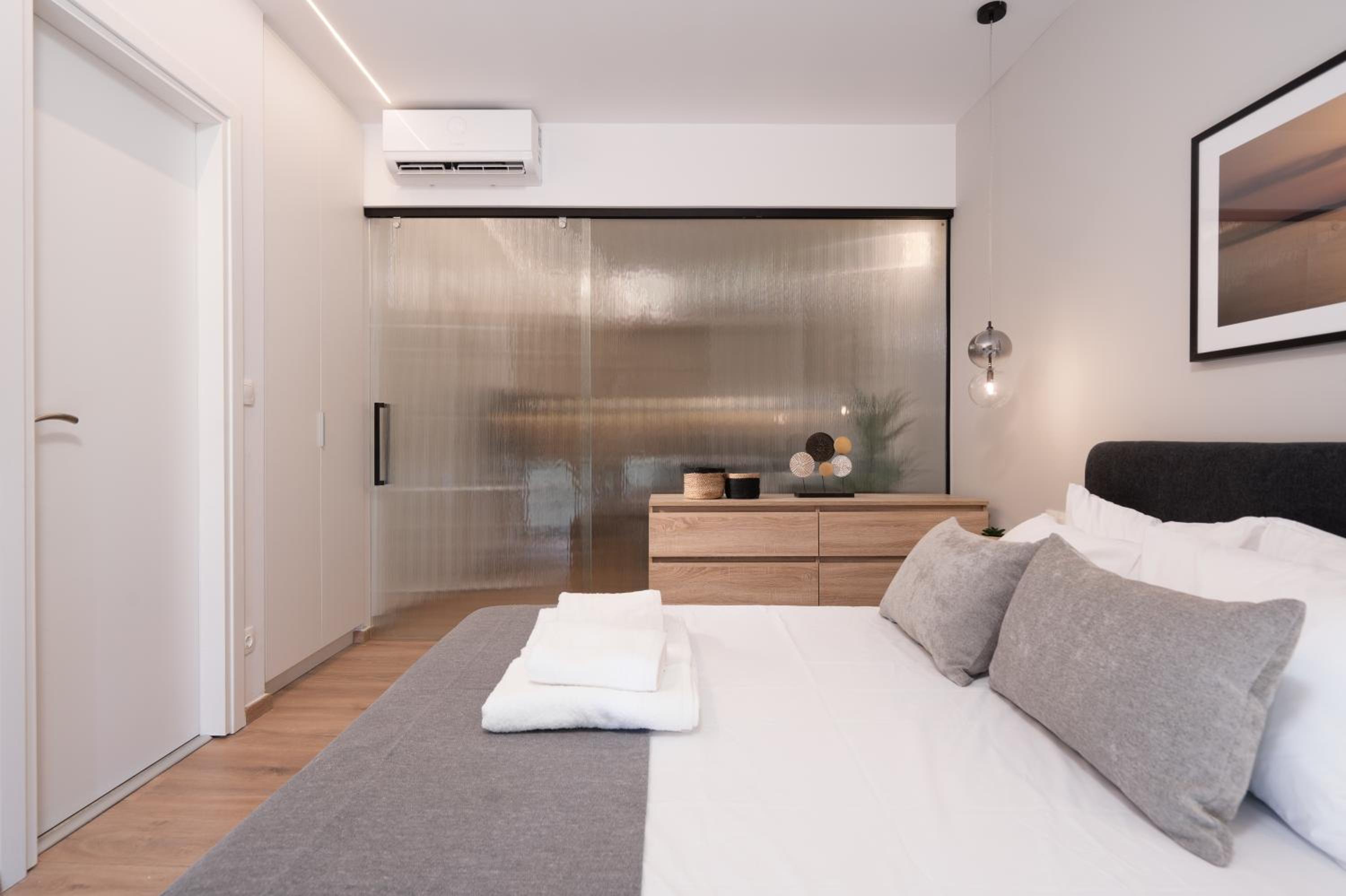 One-Bedroom Deluxe Apartment photo 2