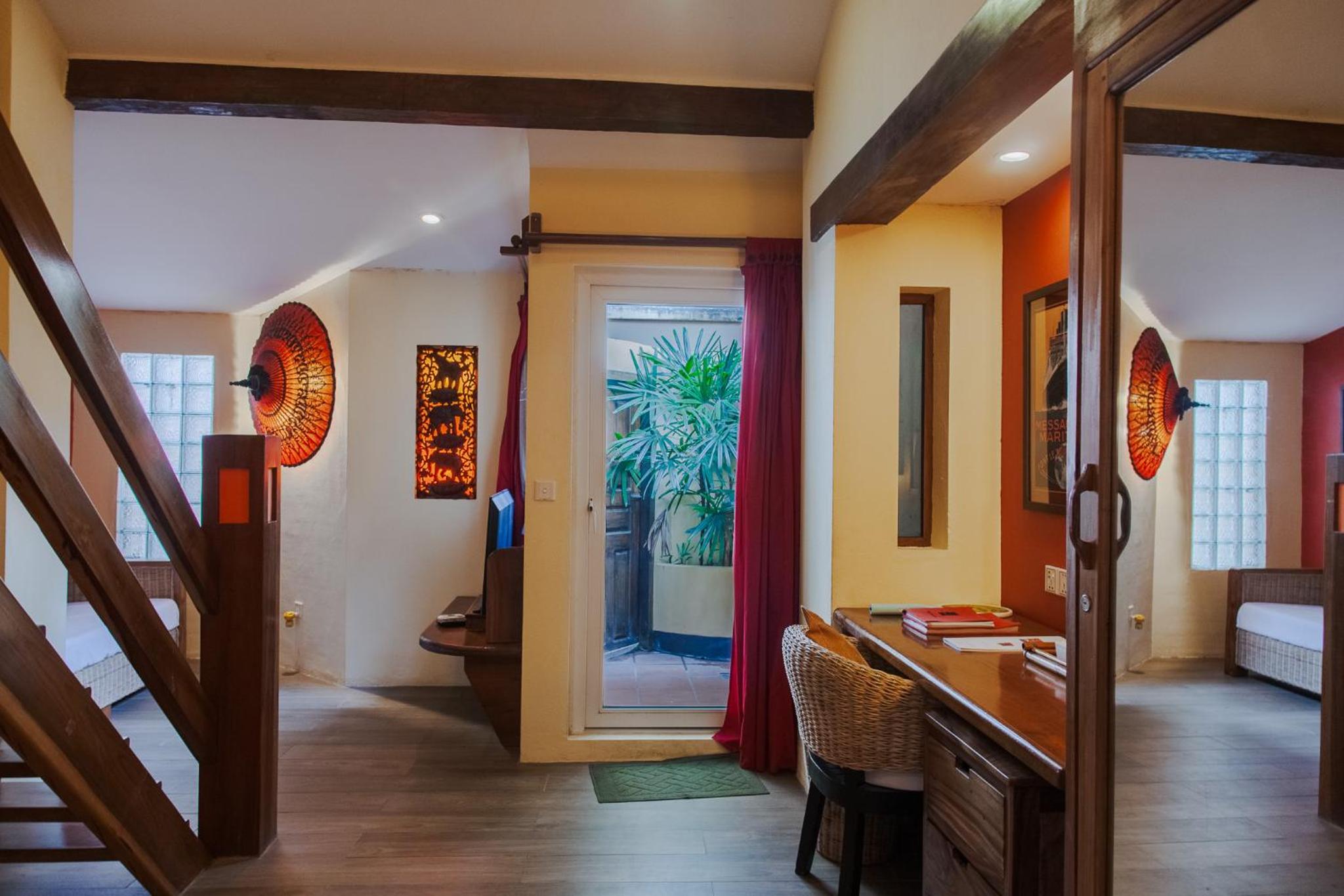 Superior King Room - Photo 8