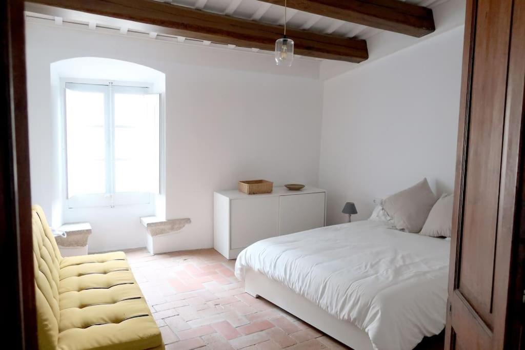 Four-Bedroom House photo 2