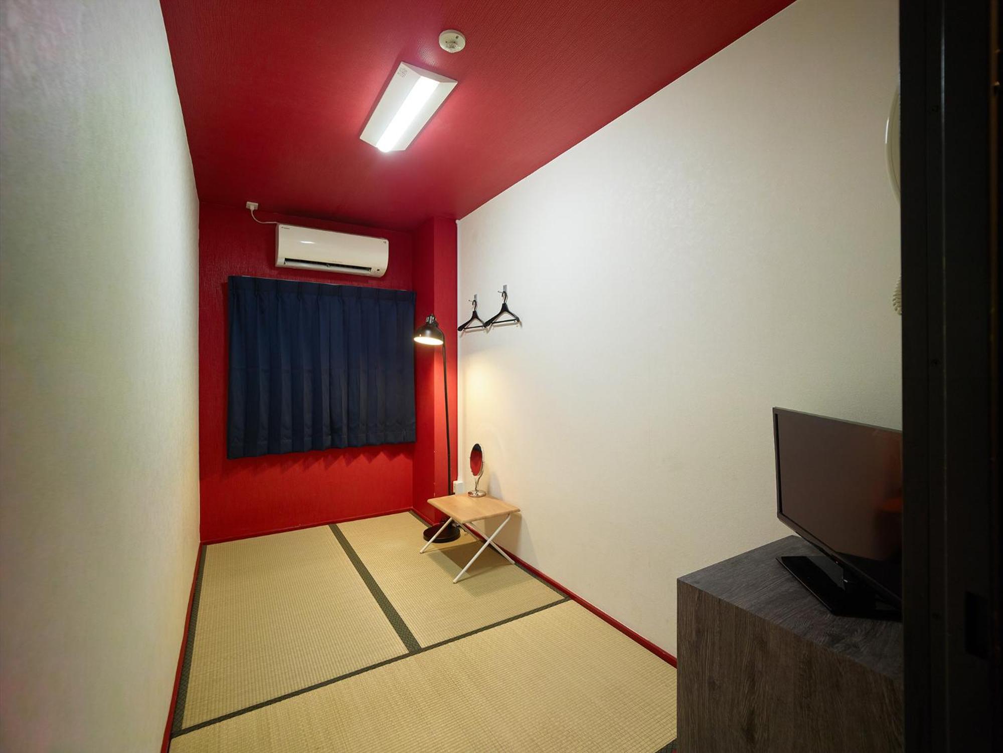 Economy Japanese-Style Single Room with Shared Bathroom Female Only - Nonsmoking