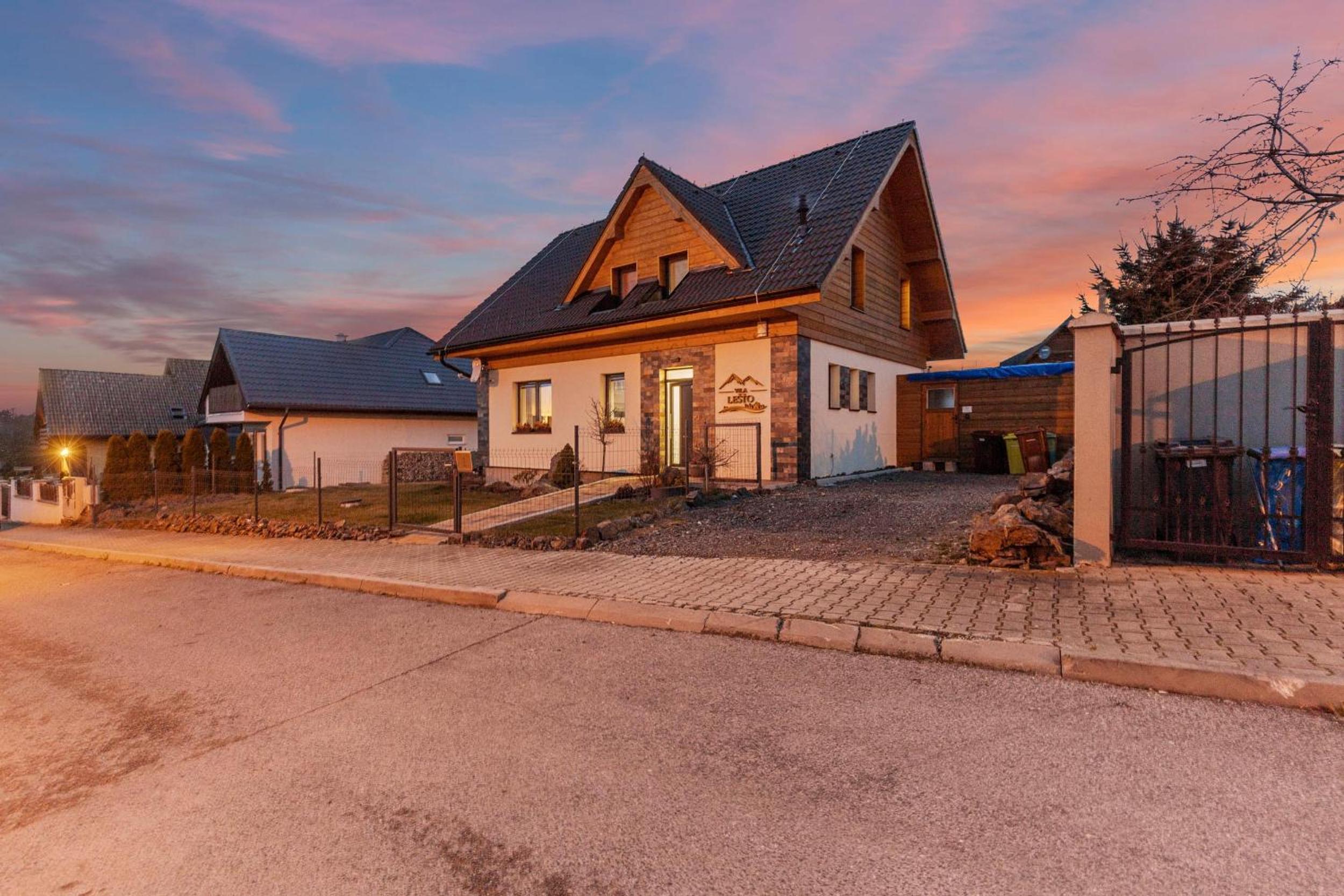 Villa photo 1