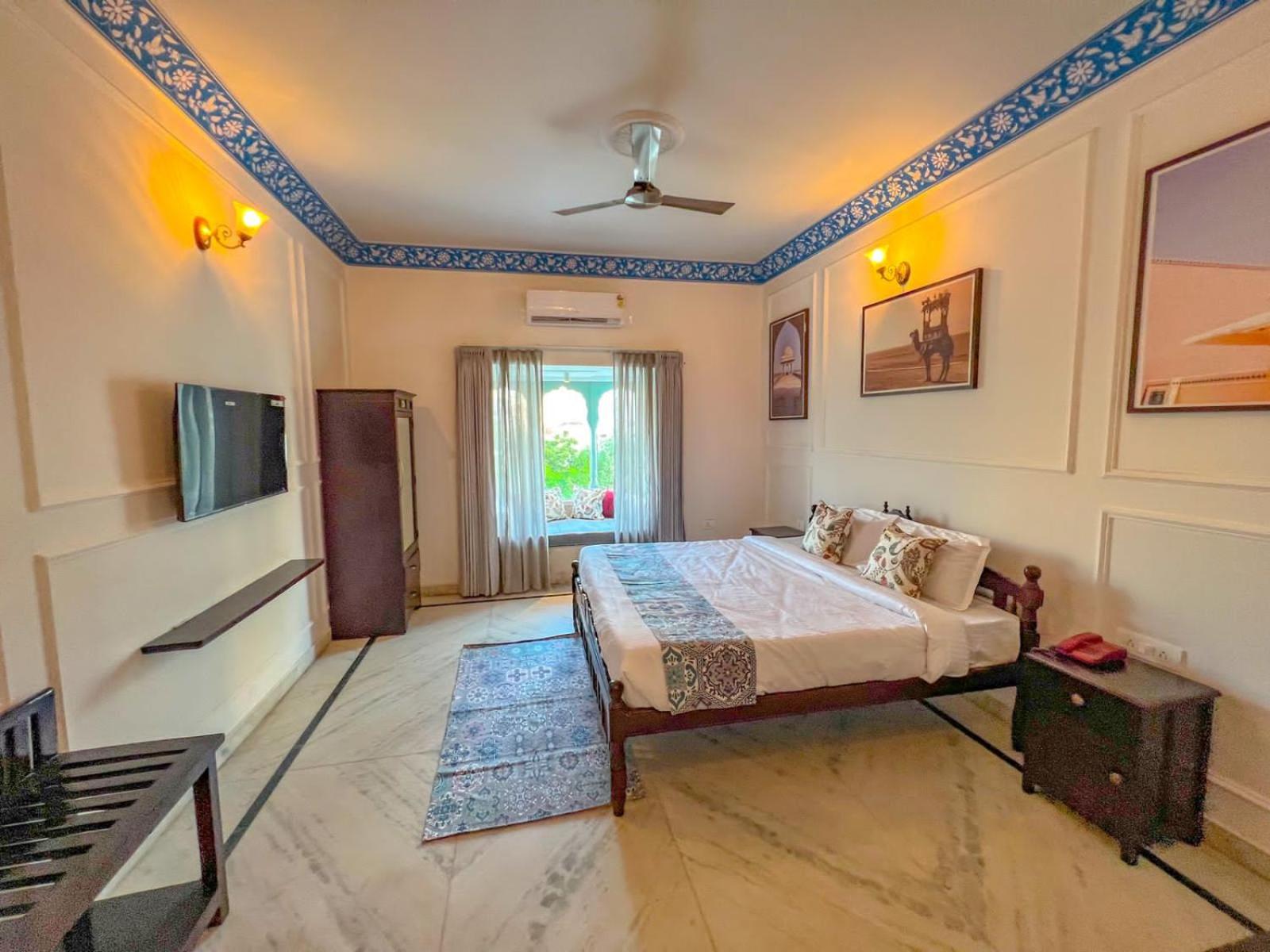 Deluxe Room - Photo 15