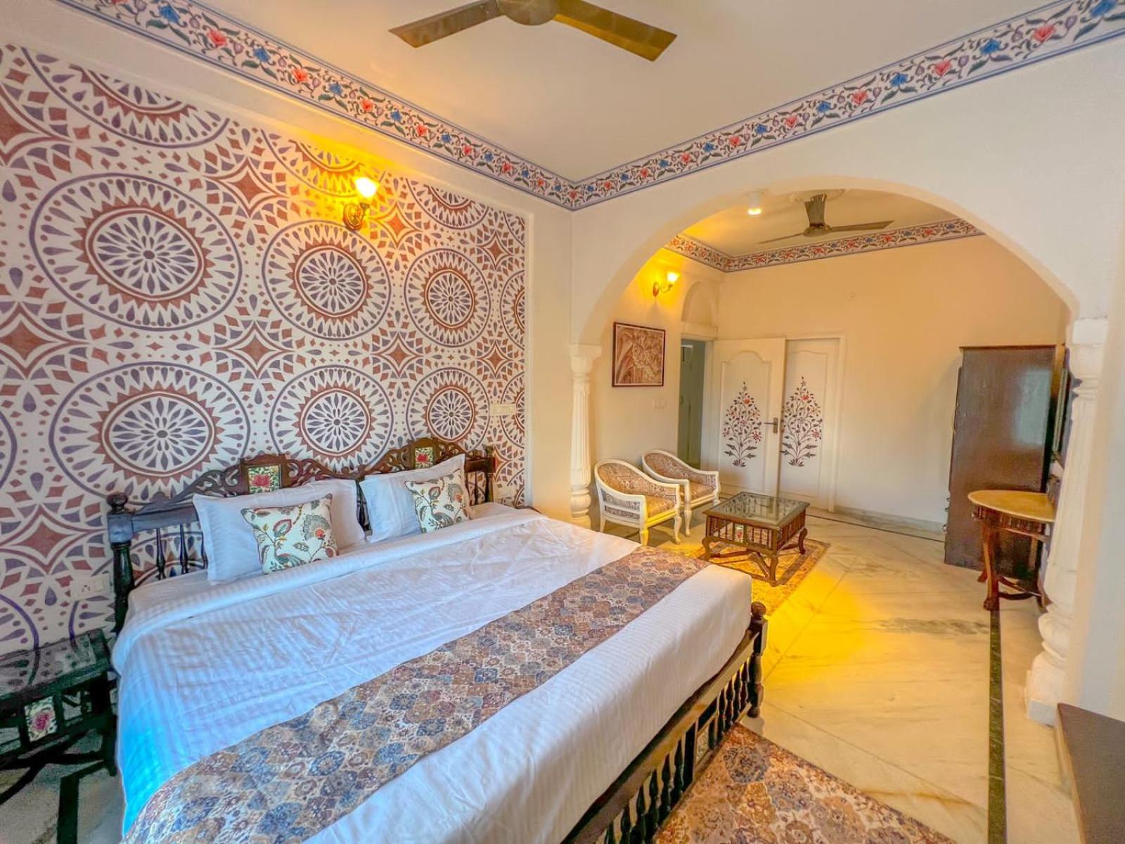 Deluxe Room - Photo 16