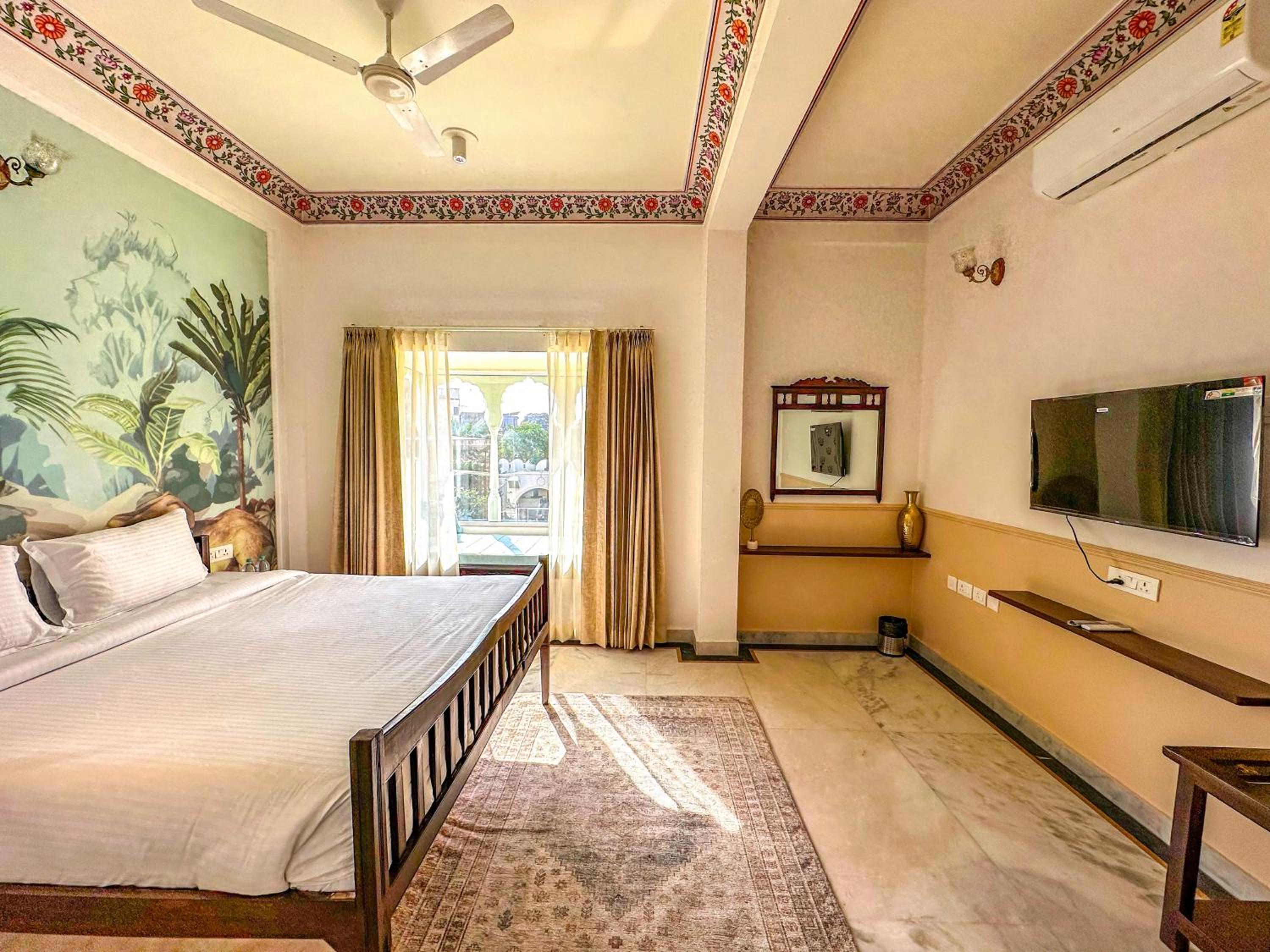 Deluxe Room - Photo 6
