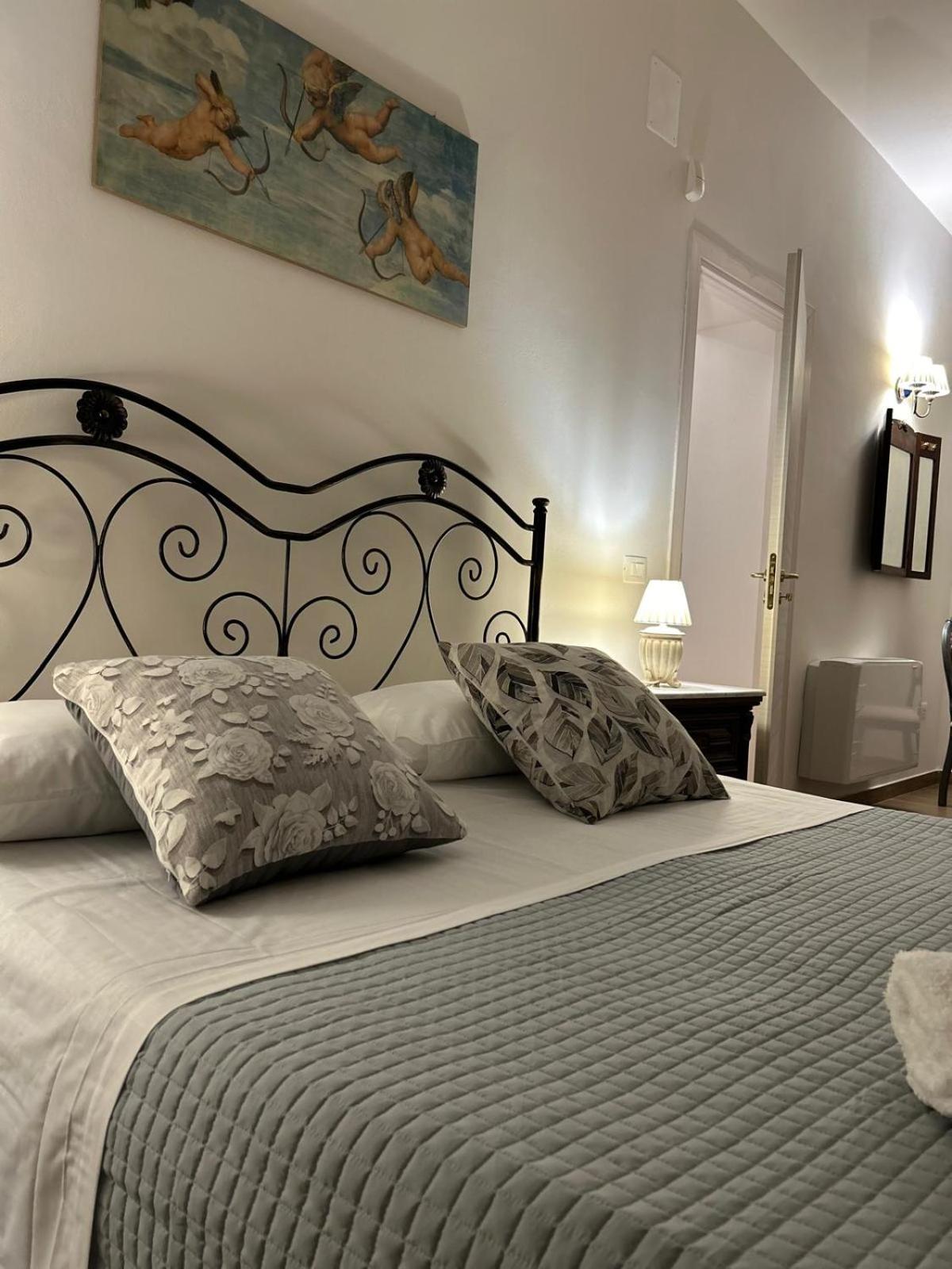 Double Room with Private Bathroom photo 1