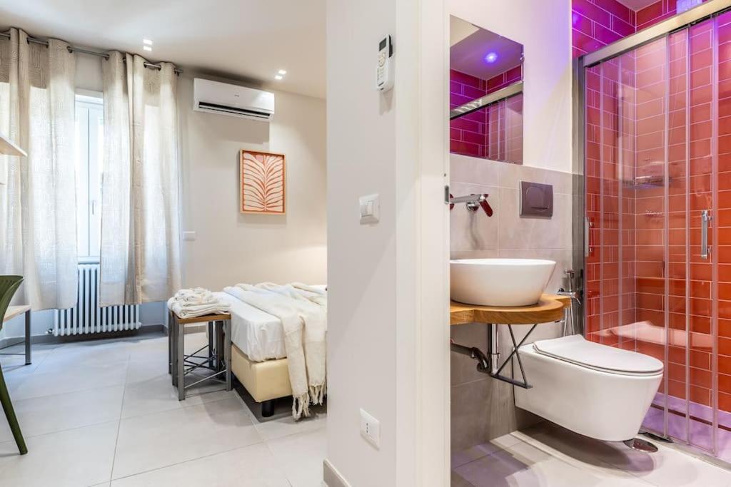 Studio Apartment with One Double Bed photo 2