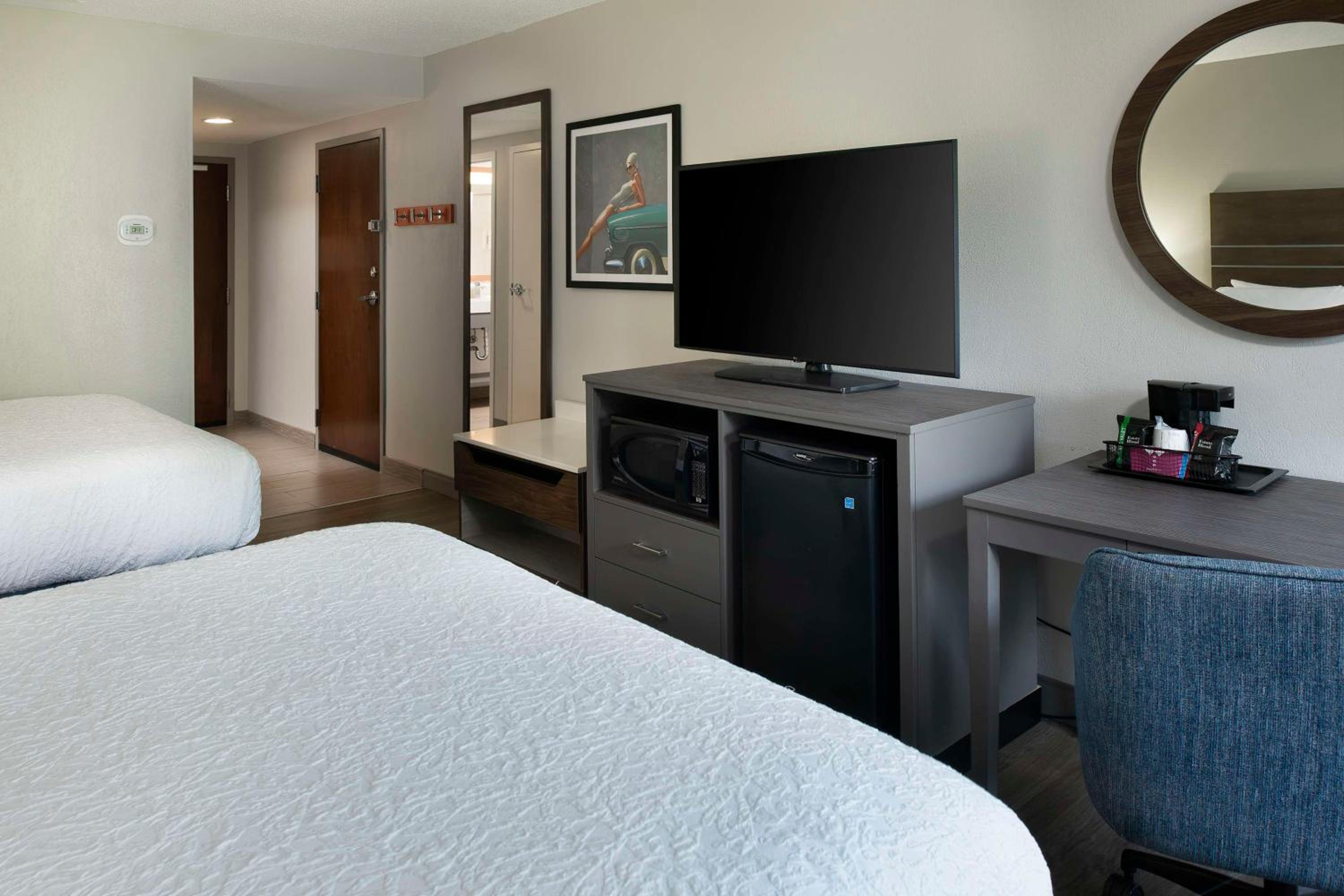 Queen Room with Two Queen Beds - Hearing Access/Non-Smoking