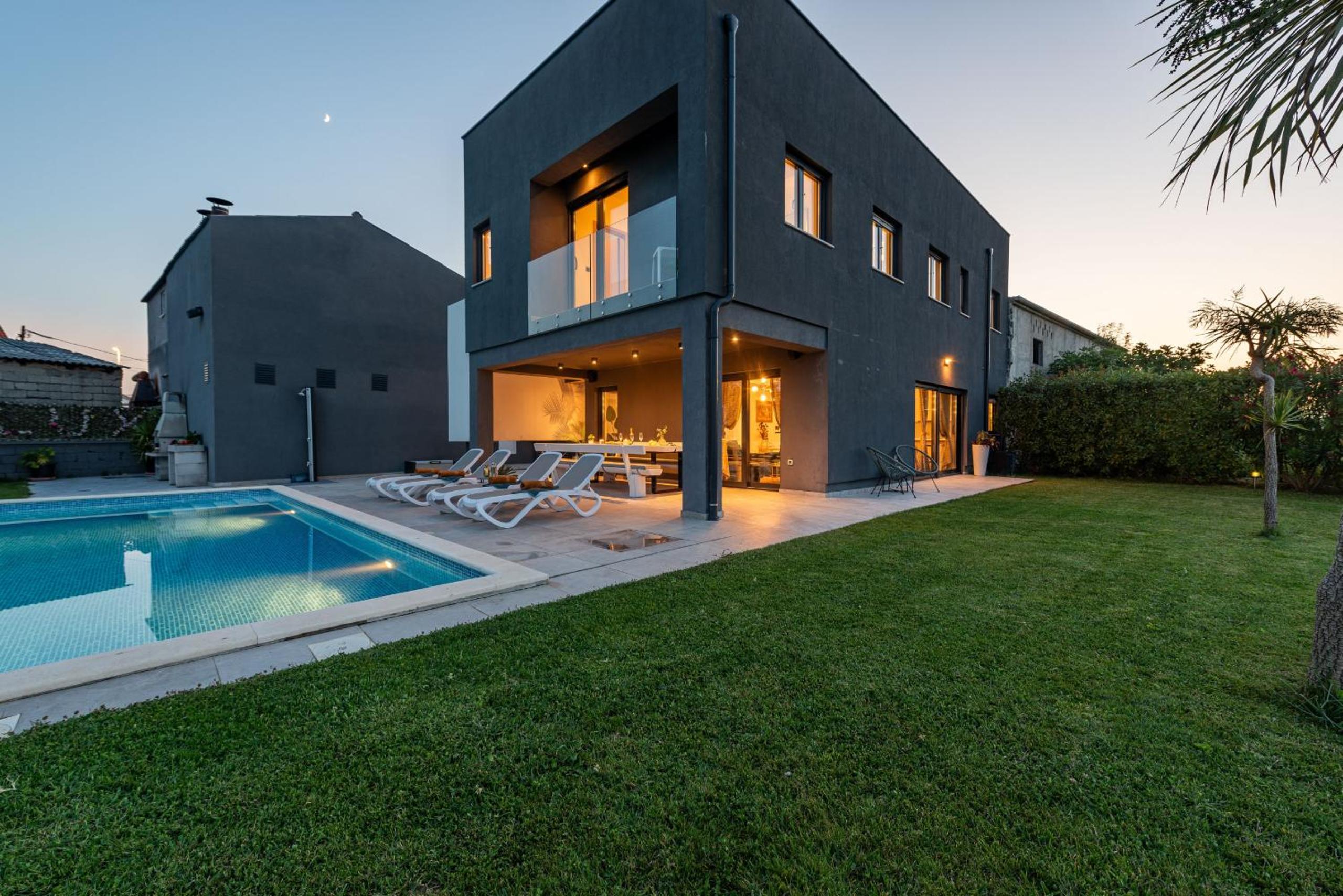 Villa with Private Pool photo 2