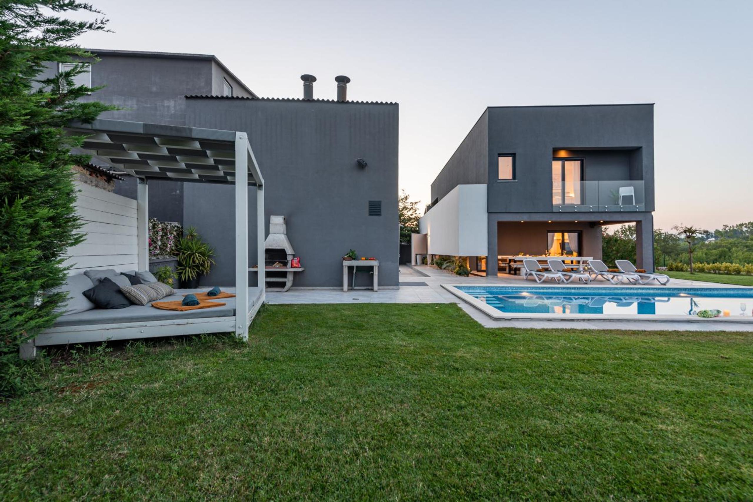 Villa with Private Pool photo 3