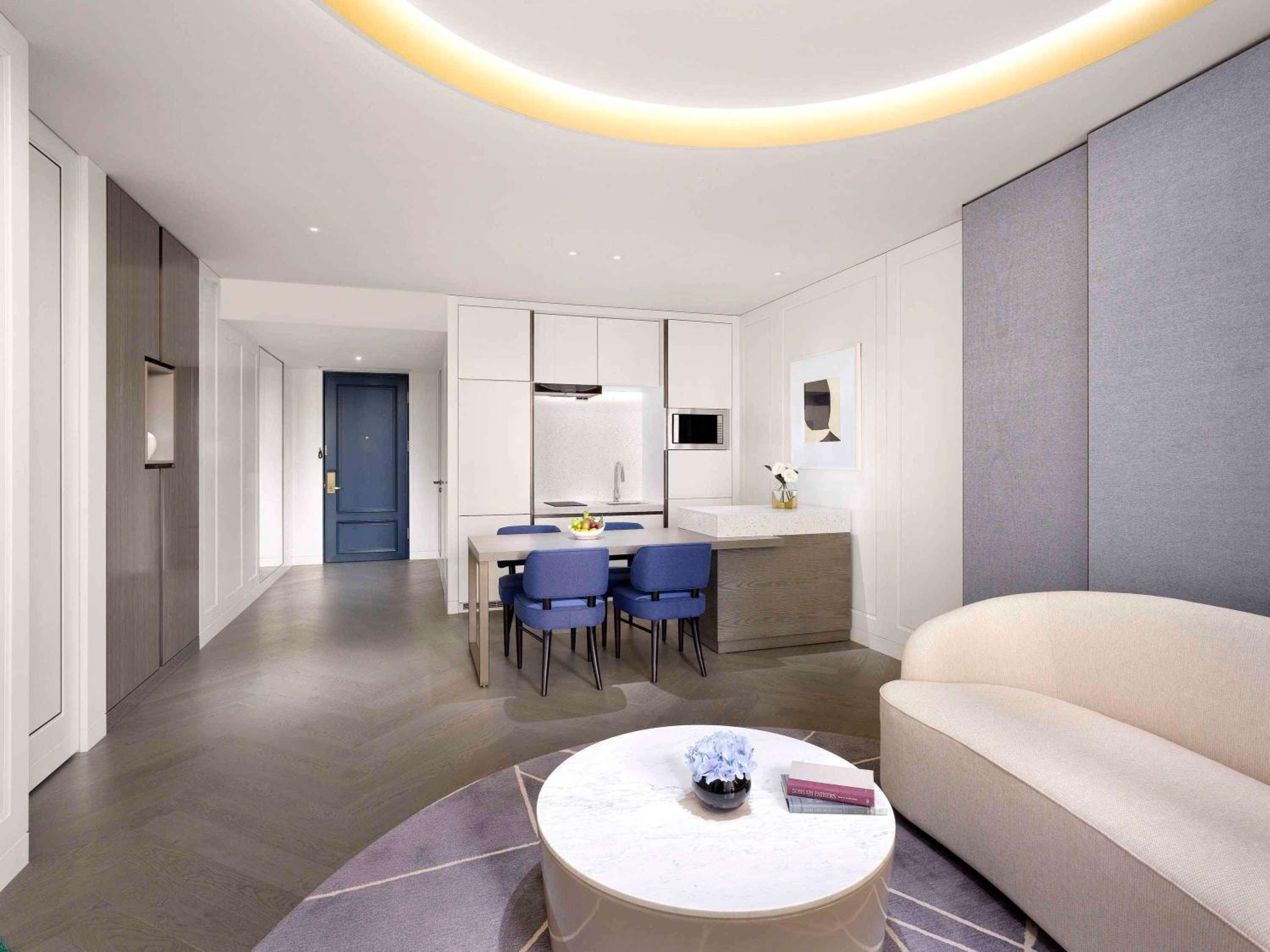 One-Bedroom Premier Suite - Photo 2