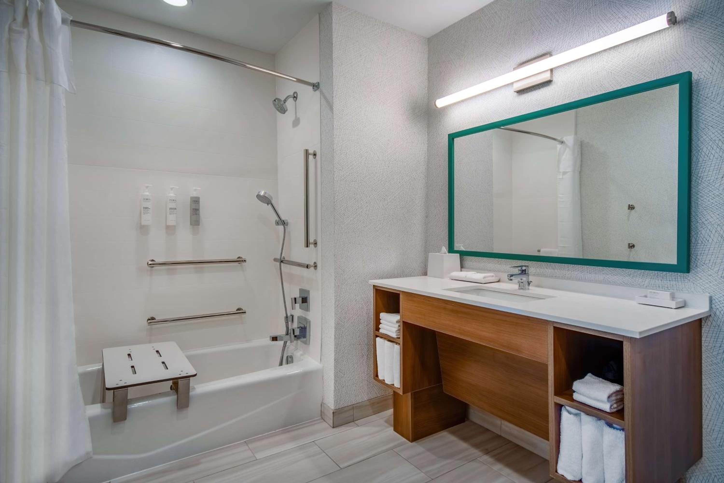 Suite with Two Queen Beds and Tub - Mobility Accessible - Photo 3