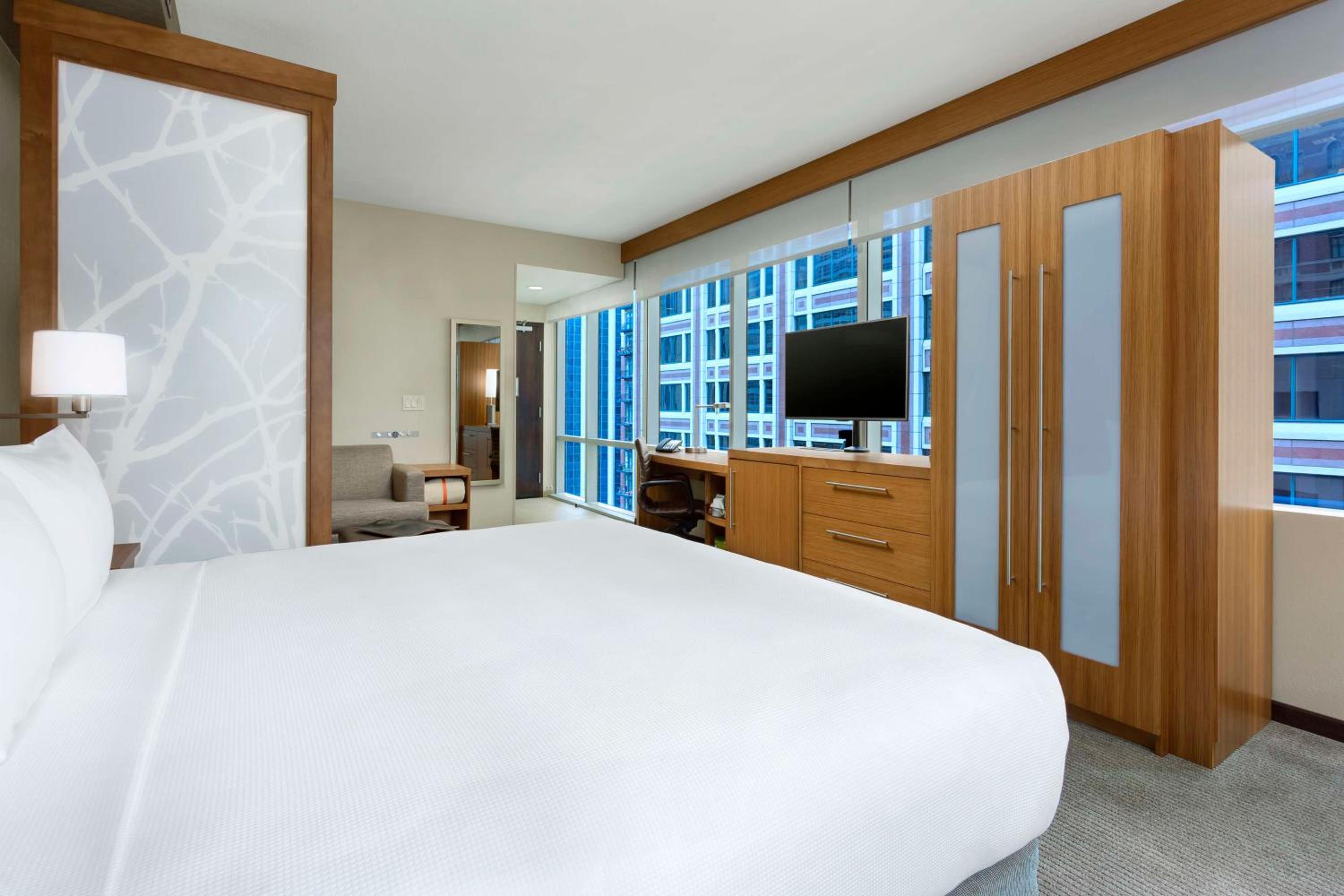 Corner King Room with Sofa Bed and View