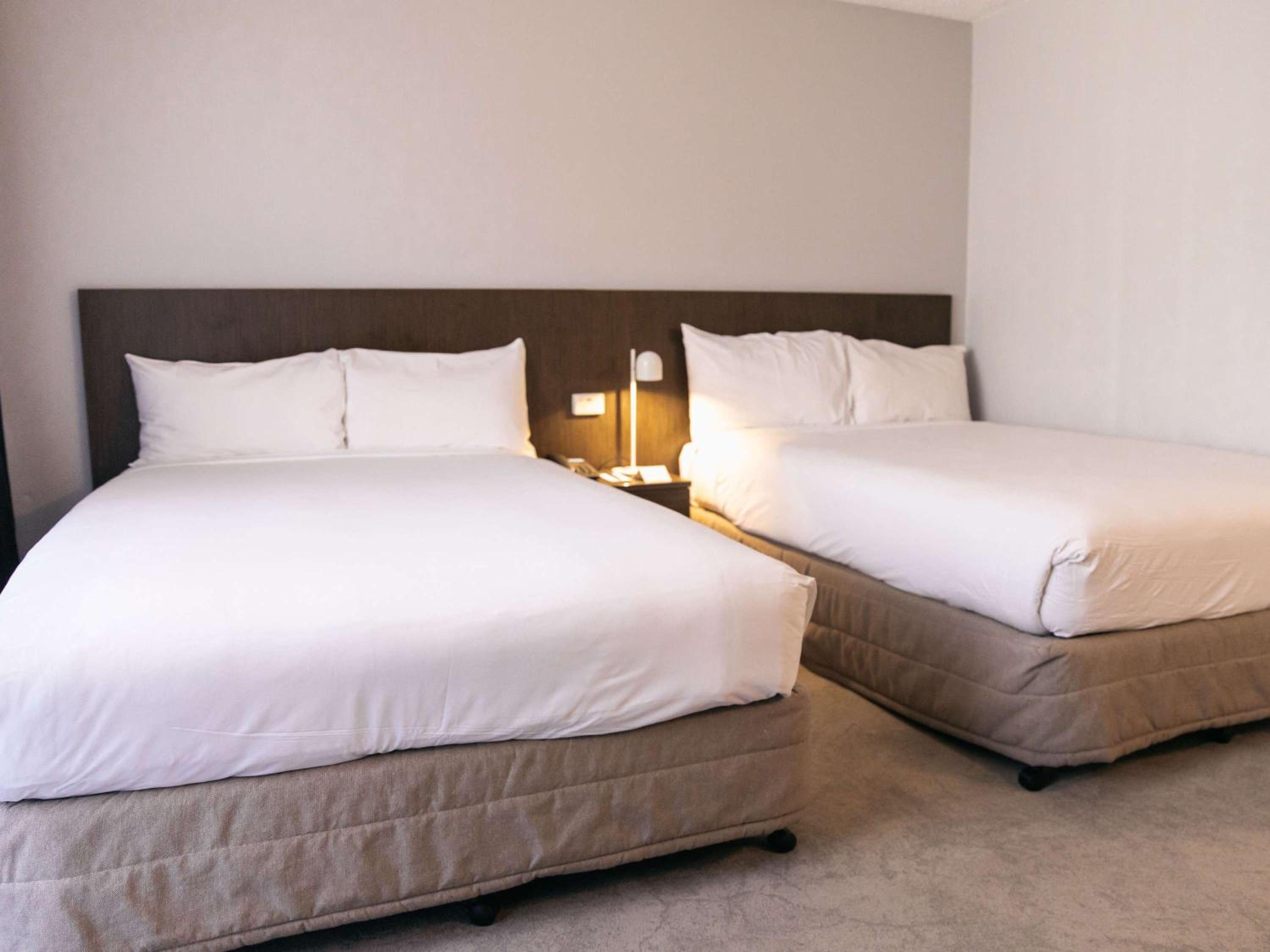 Superior Double Room with Two Double Beds - Photo 8