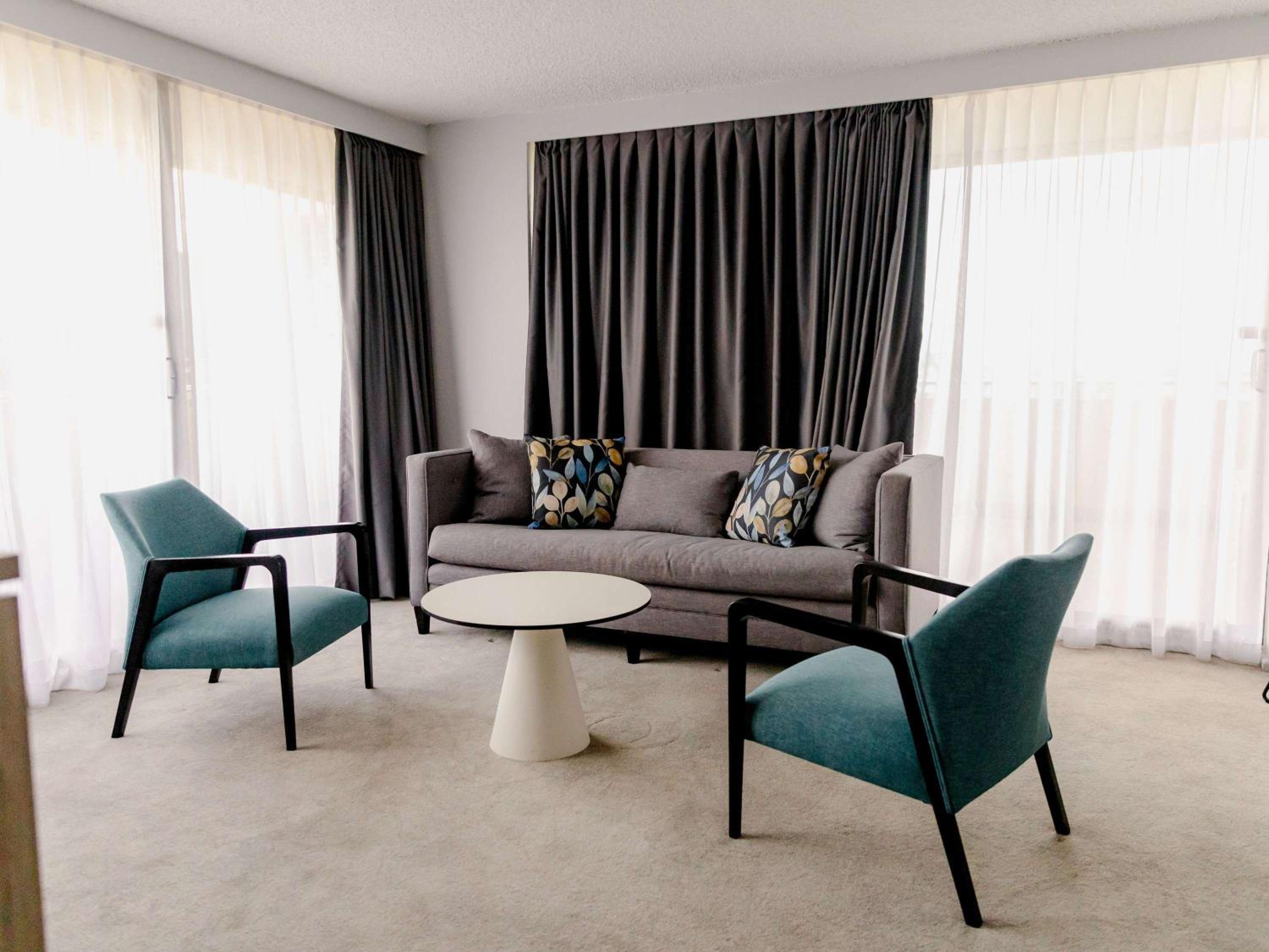 Junior King Suite with Balcony - Photo 13