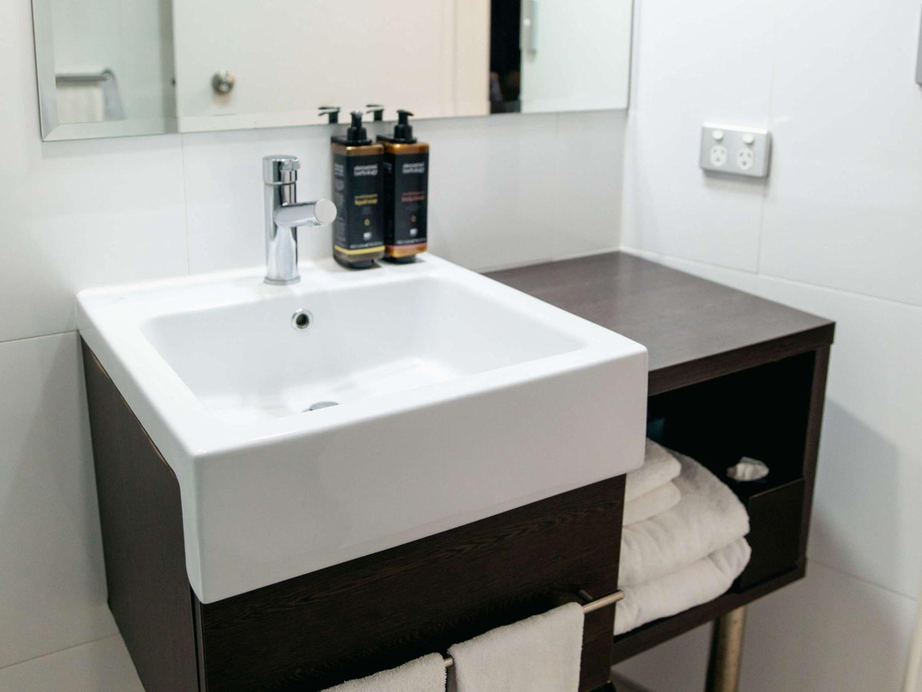 Superior Double Room with Two Double Beds - Photo 3