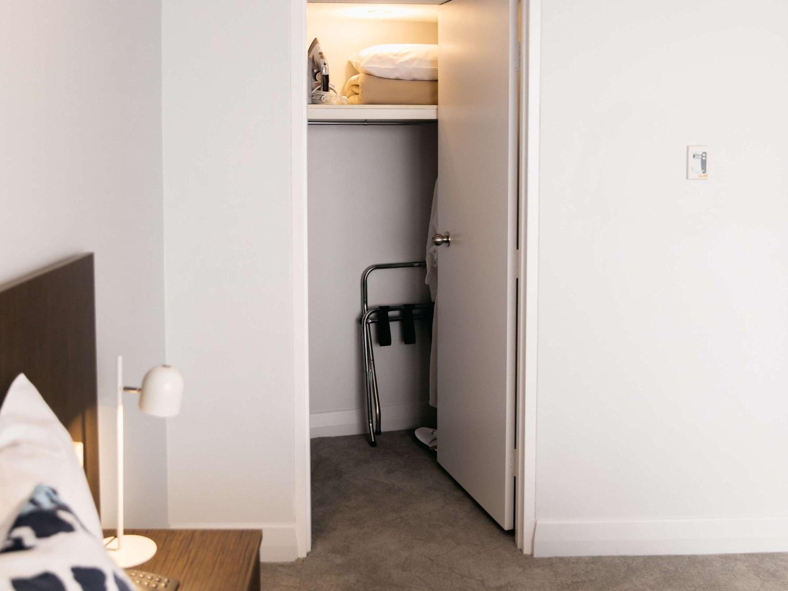 Junior King Suite with Balcony - Photo 6