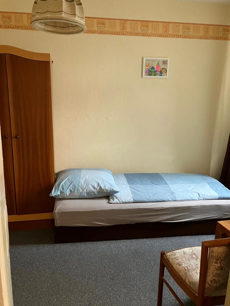 Small Twin Room photo 2