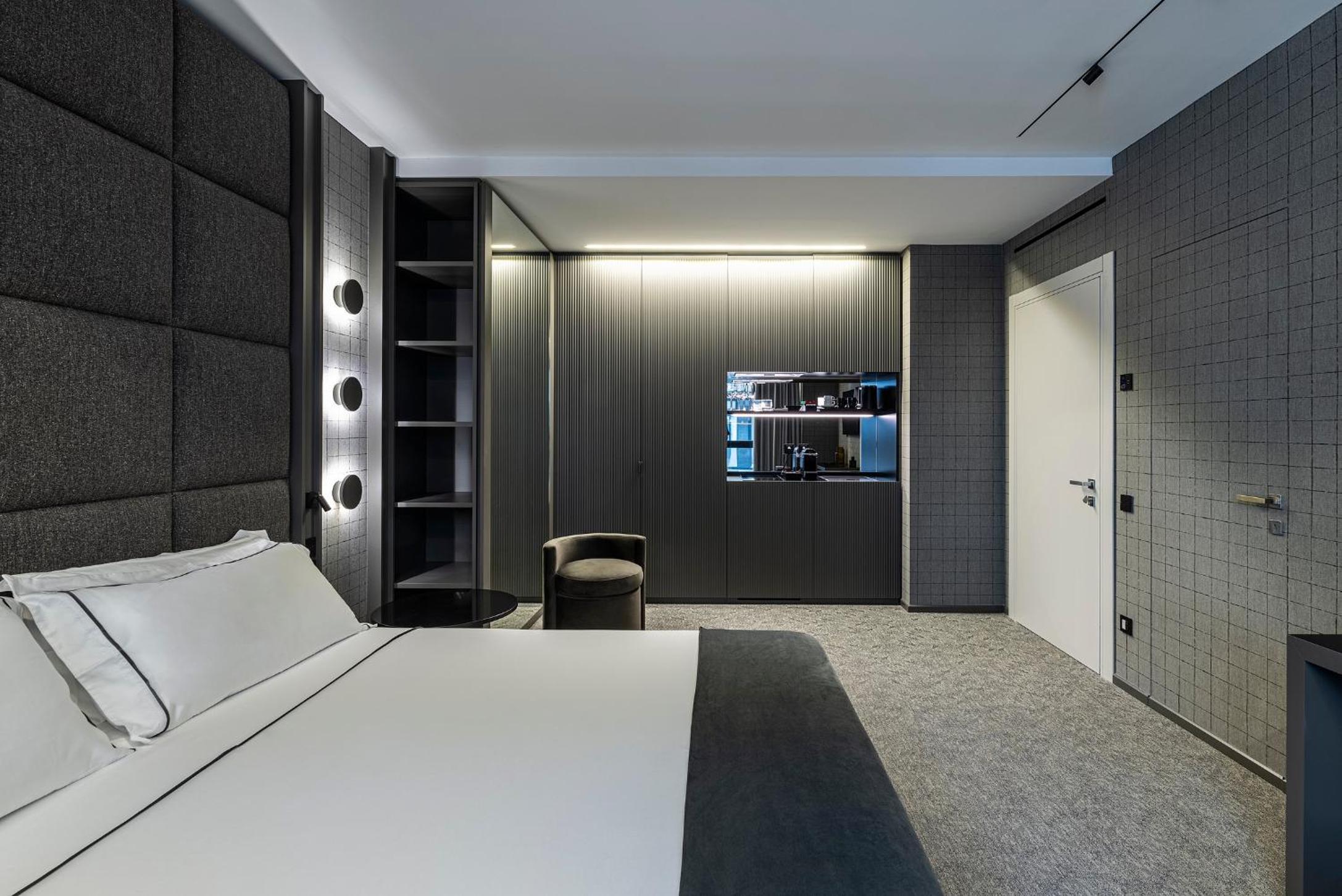 Deluxe King Studio