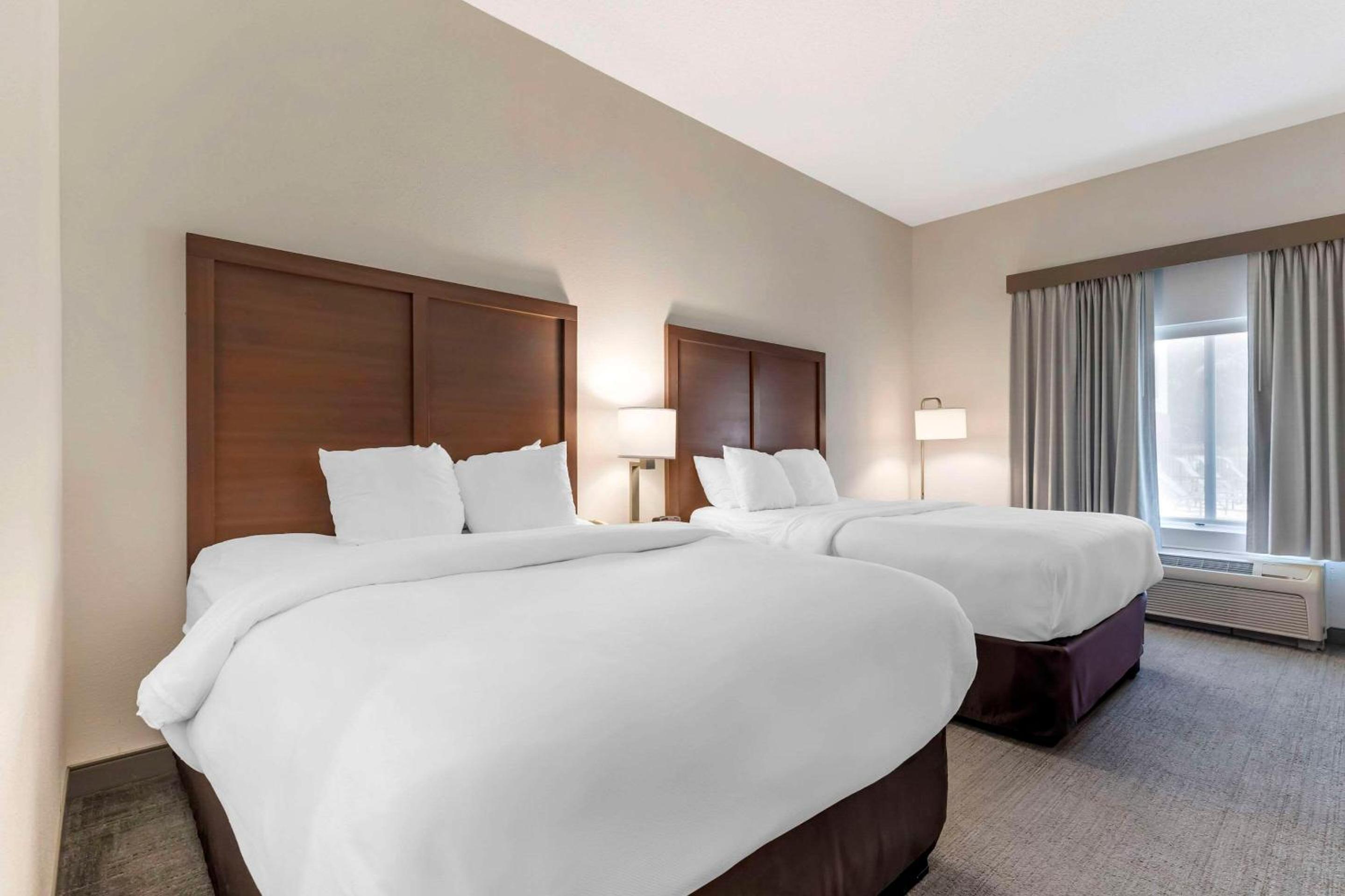 Standard Queen Room with Two Queen Beds - Non Smoking  - Photo 1