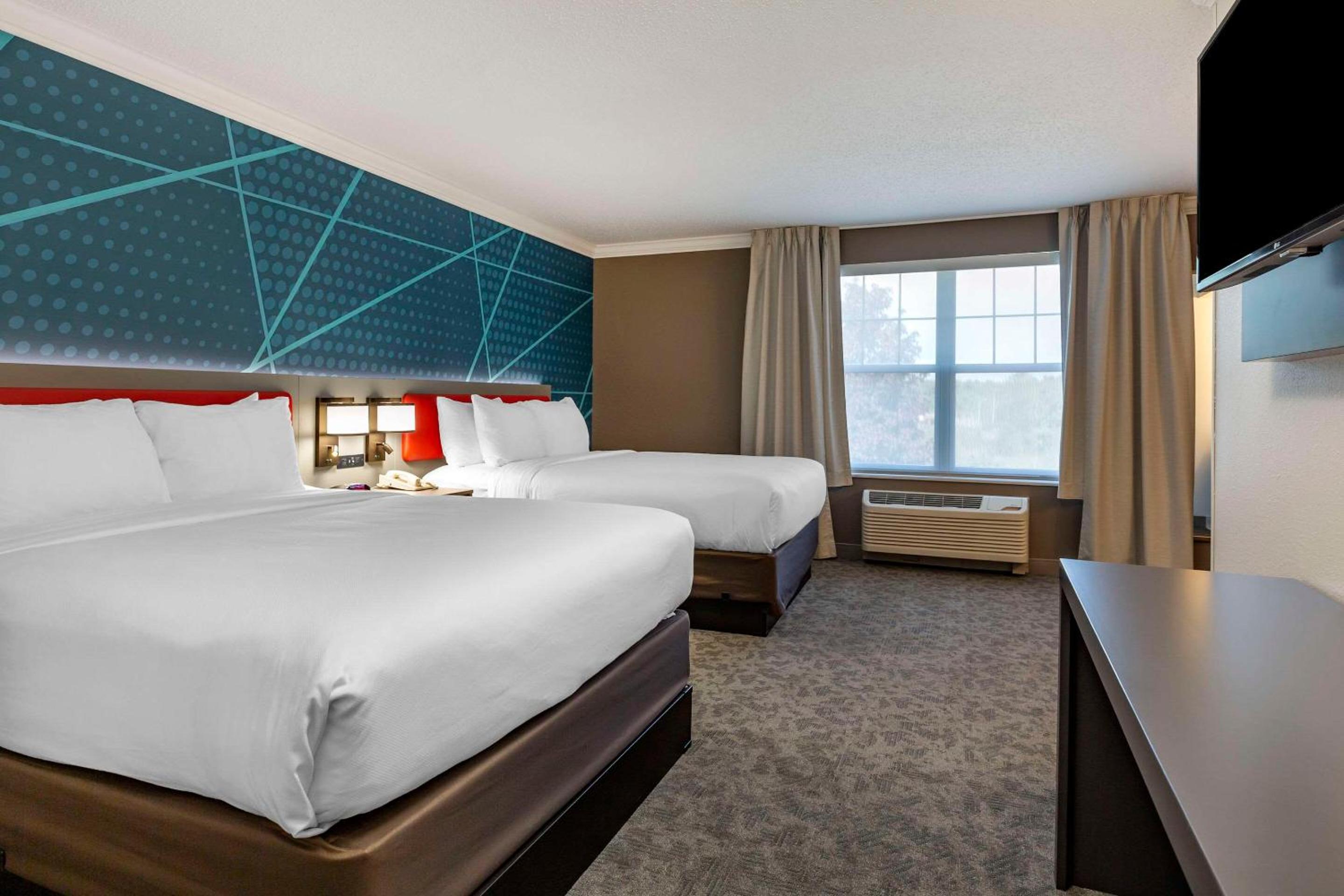 Accessible Suite with Two Queen Beds and Sofabed - Non Smoking - Photo 1