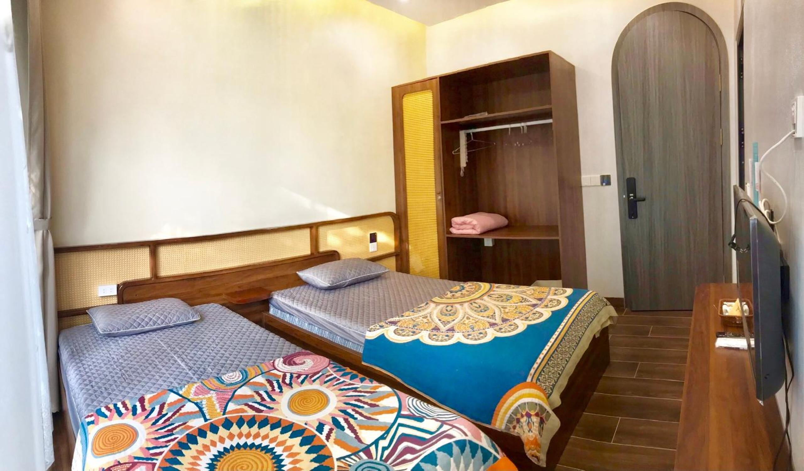 Twin Room with Private Bathroom
