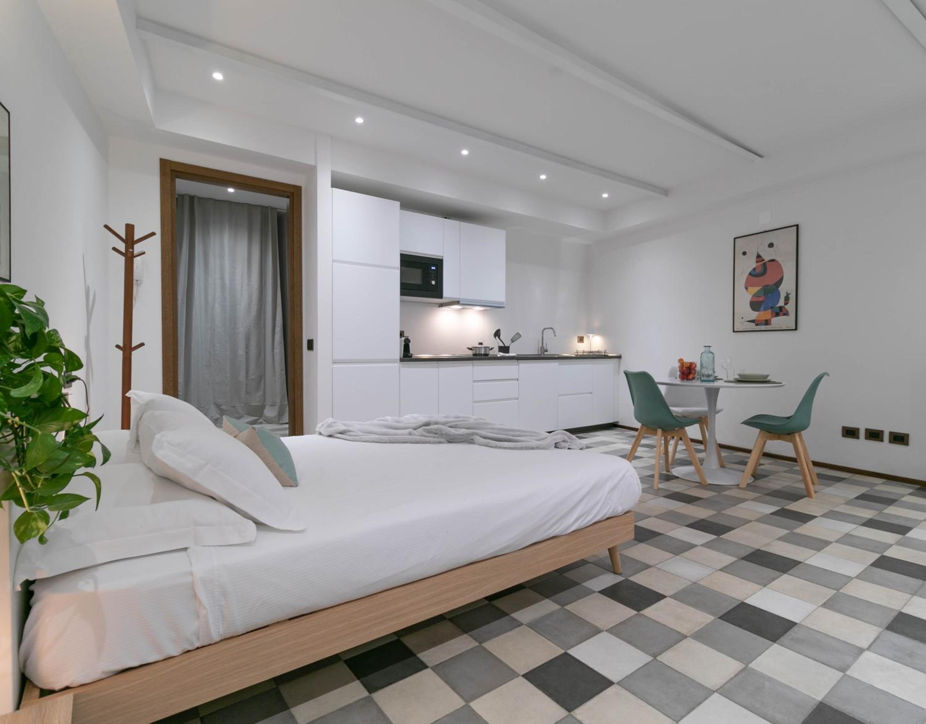 One-Bedroom Apartment