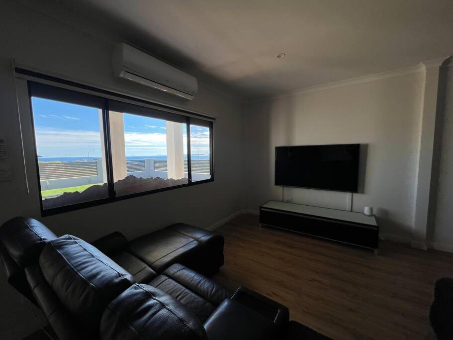 Four-Bedroom House photo 1