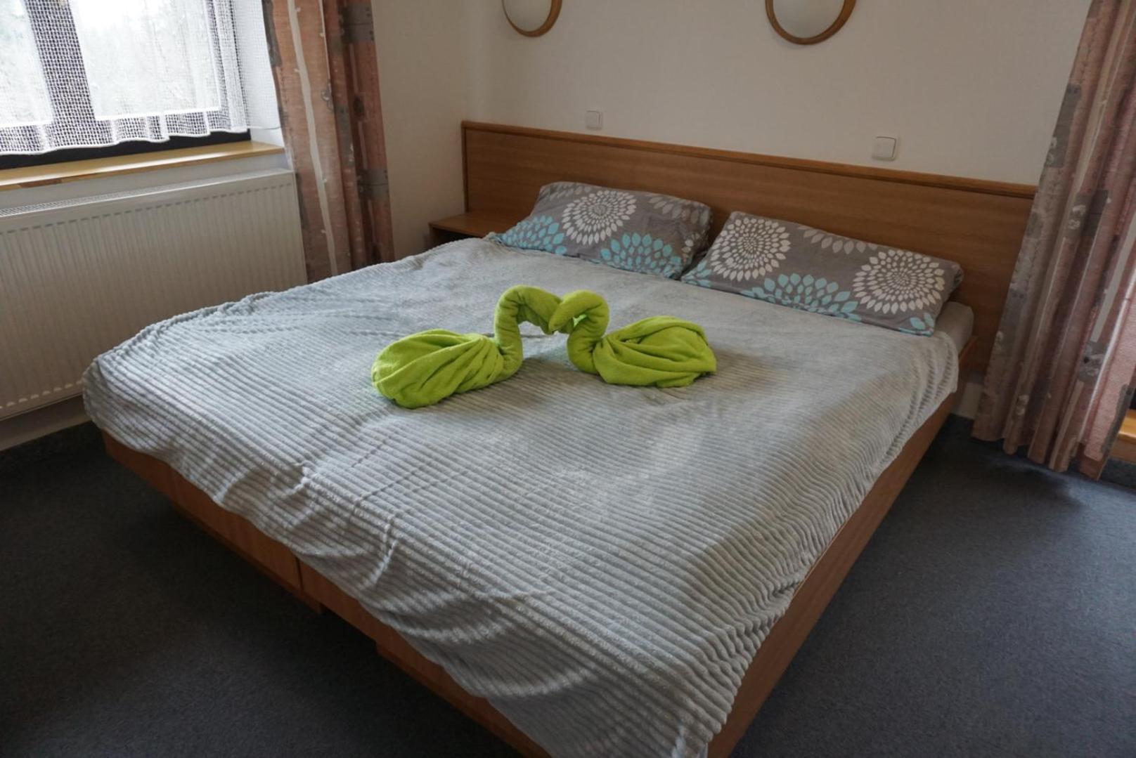 Double or Twin Room with Balcony - Photo 2