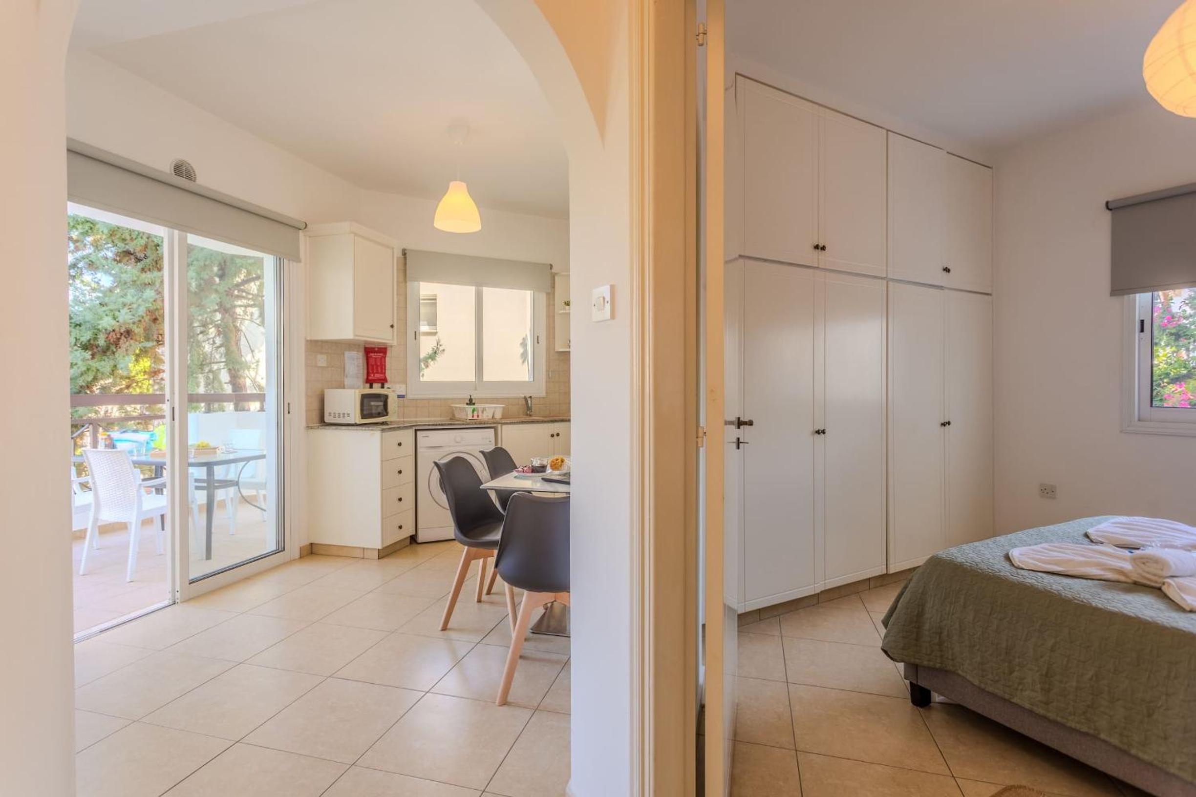 Standard One-Bedroom Apartment photo 2