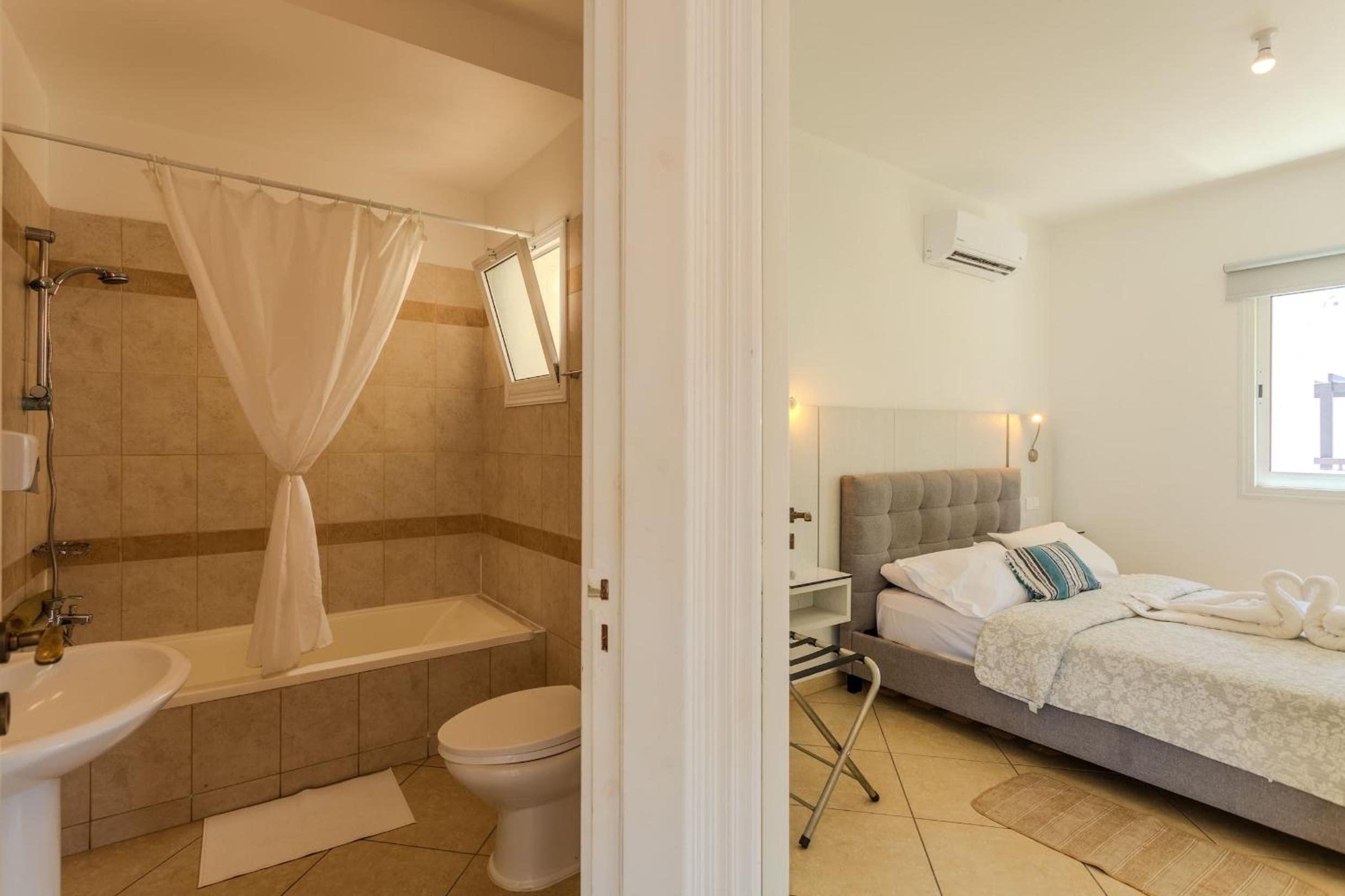Two-Bedroom Apartment with Two Double Beds photo 3