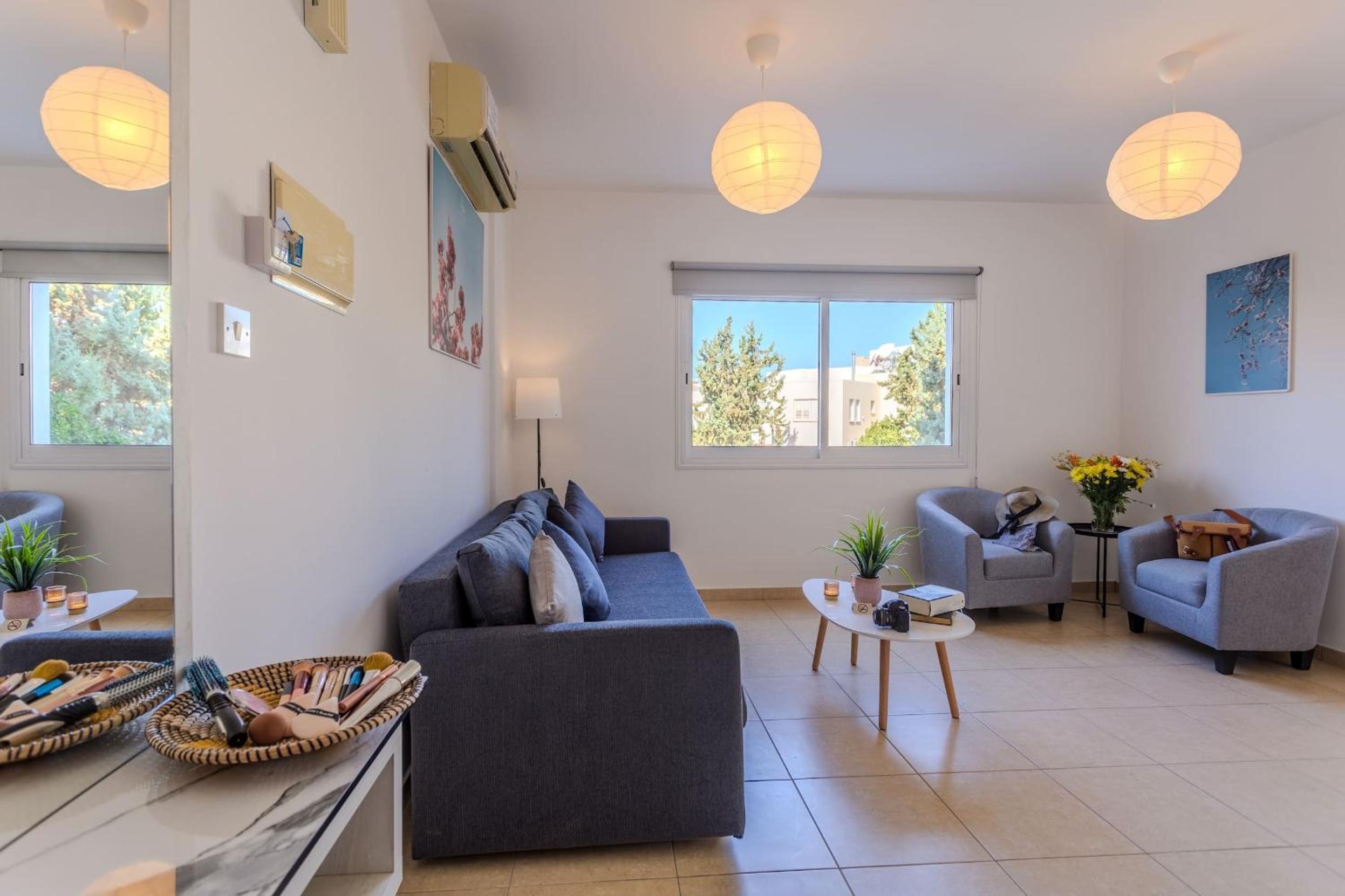 One-Bedroom Apartment with Pool View photo 3