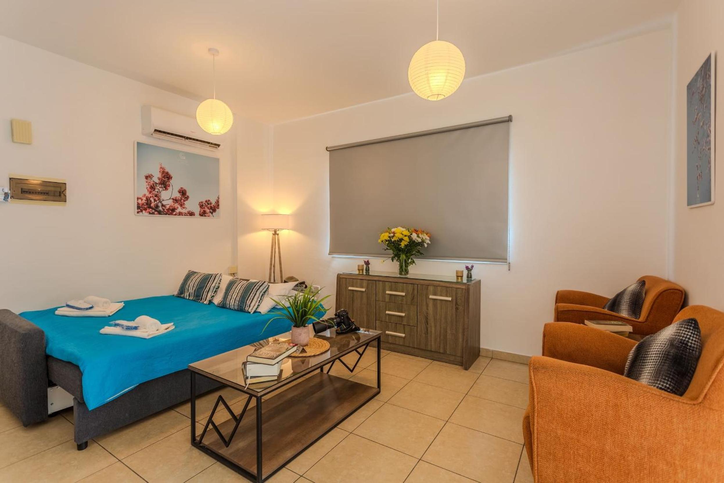 One-Bedroom Apartment with Pool View photo 2