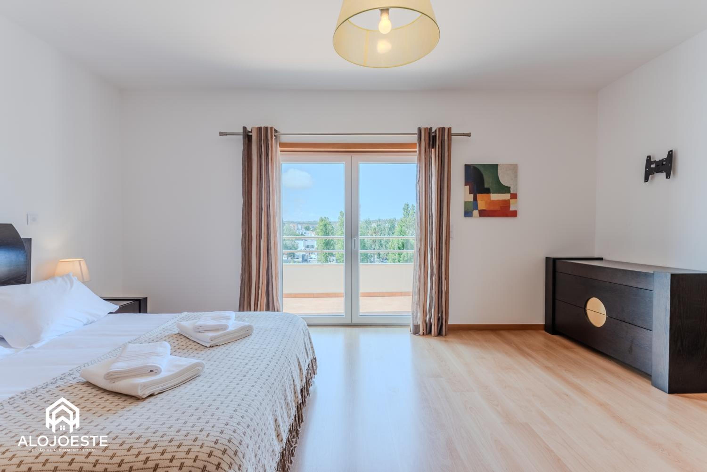 Four-Bedroom House photo 1
