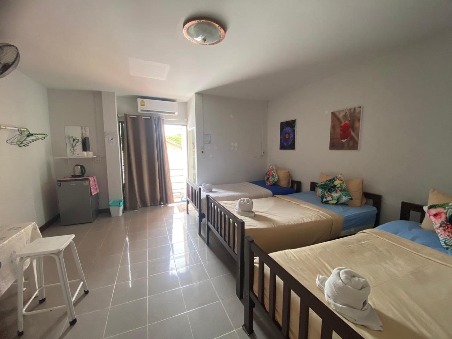 Triple Room with Private Bathroom photo 3