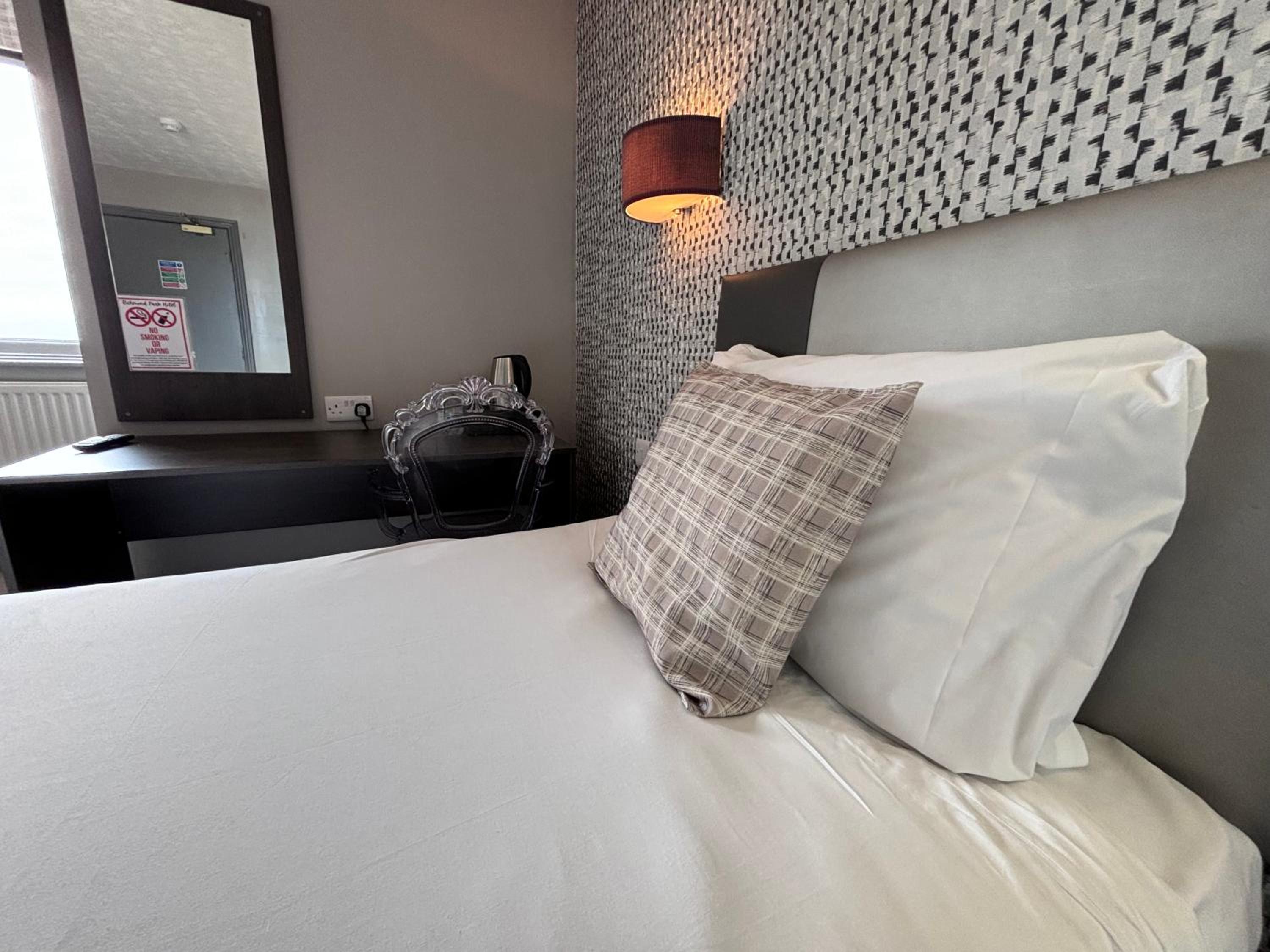 Single Room photo 3