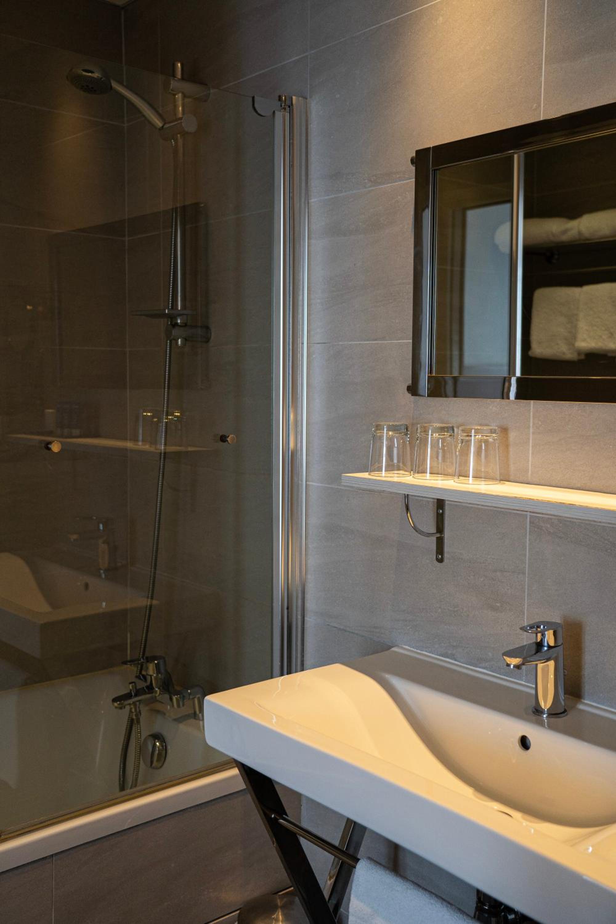 Superior Triple Room - Photo 4