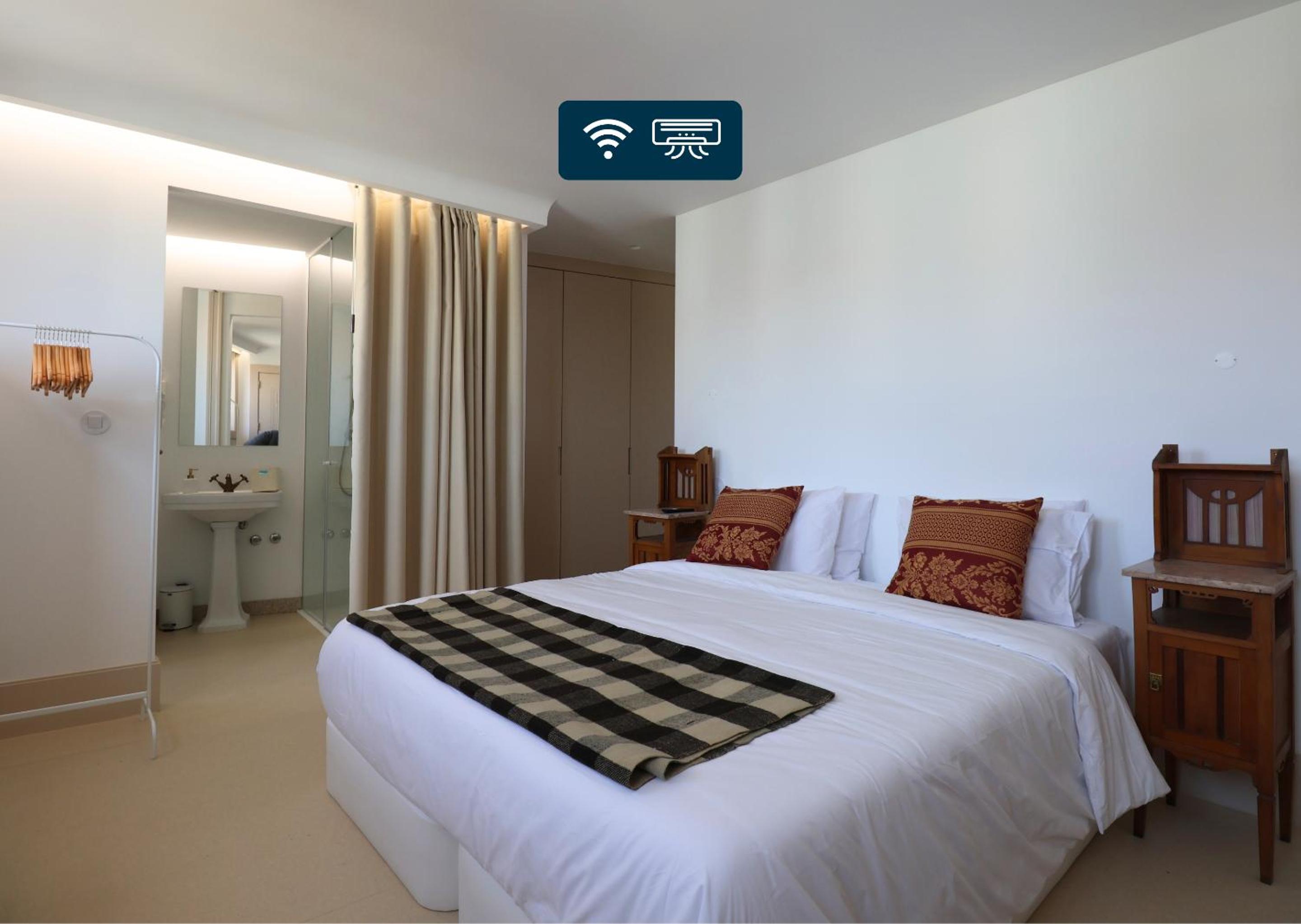 Standard Double or Twin Room photo 1